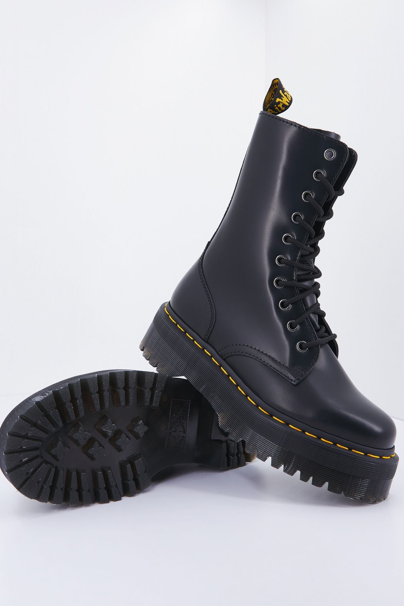 DR. MARTENS JADON HI en color NEGRO (3)