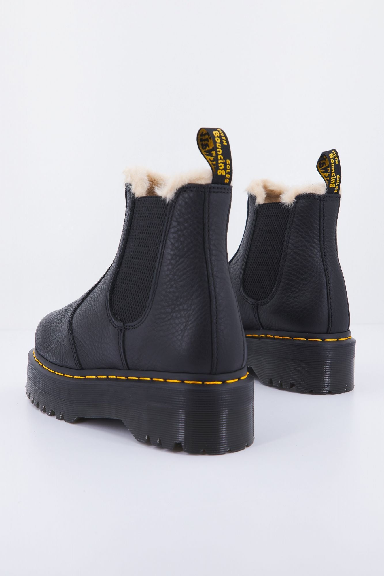 DR. MARTENS 2976 QUAD FL en color NEGRO (3)
