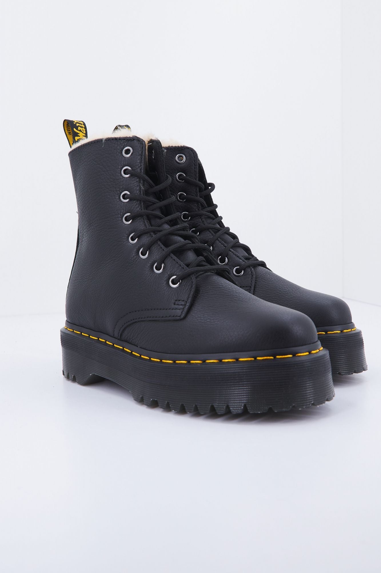 DR. MARTENS JADON FL PISA en color NEGRO (1)