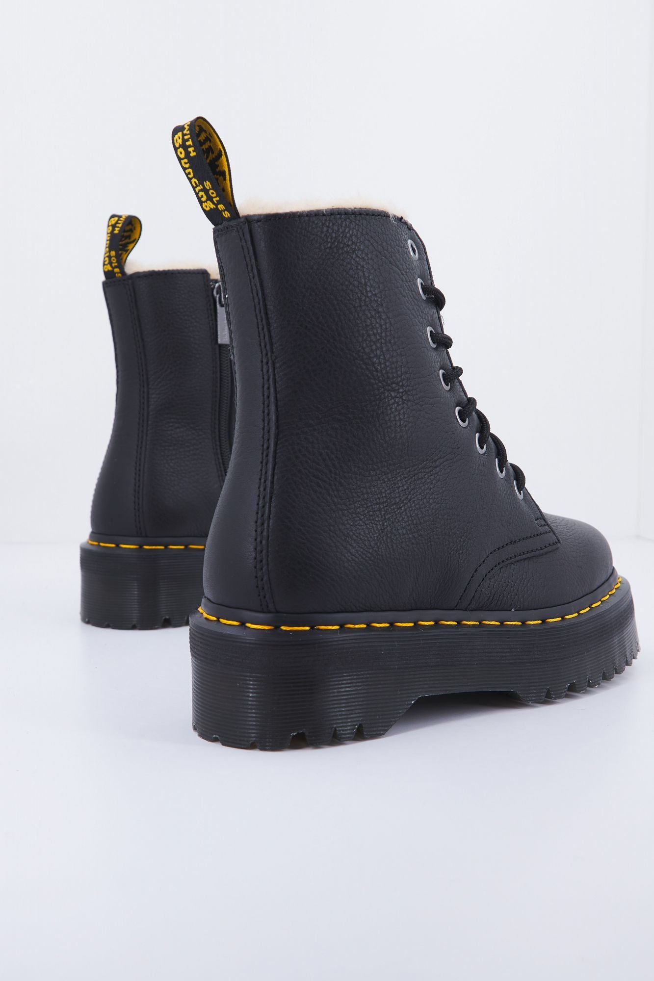 DR. MARTENS JADON FL PISA en color NEGRO (3)
