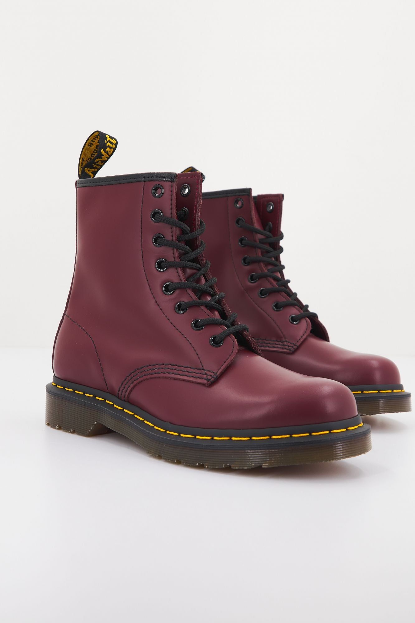 DR. MARTENS CHERRY RED SMOOTH en color BURDEOS (1)