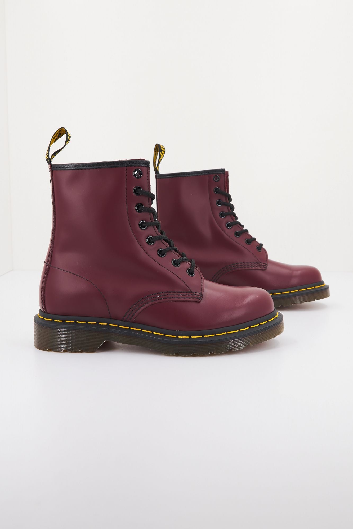 DR. MARTENS CHERRY RED SMOOTH en color BURDEOS (2)