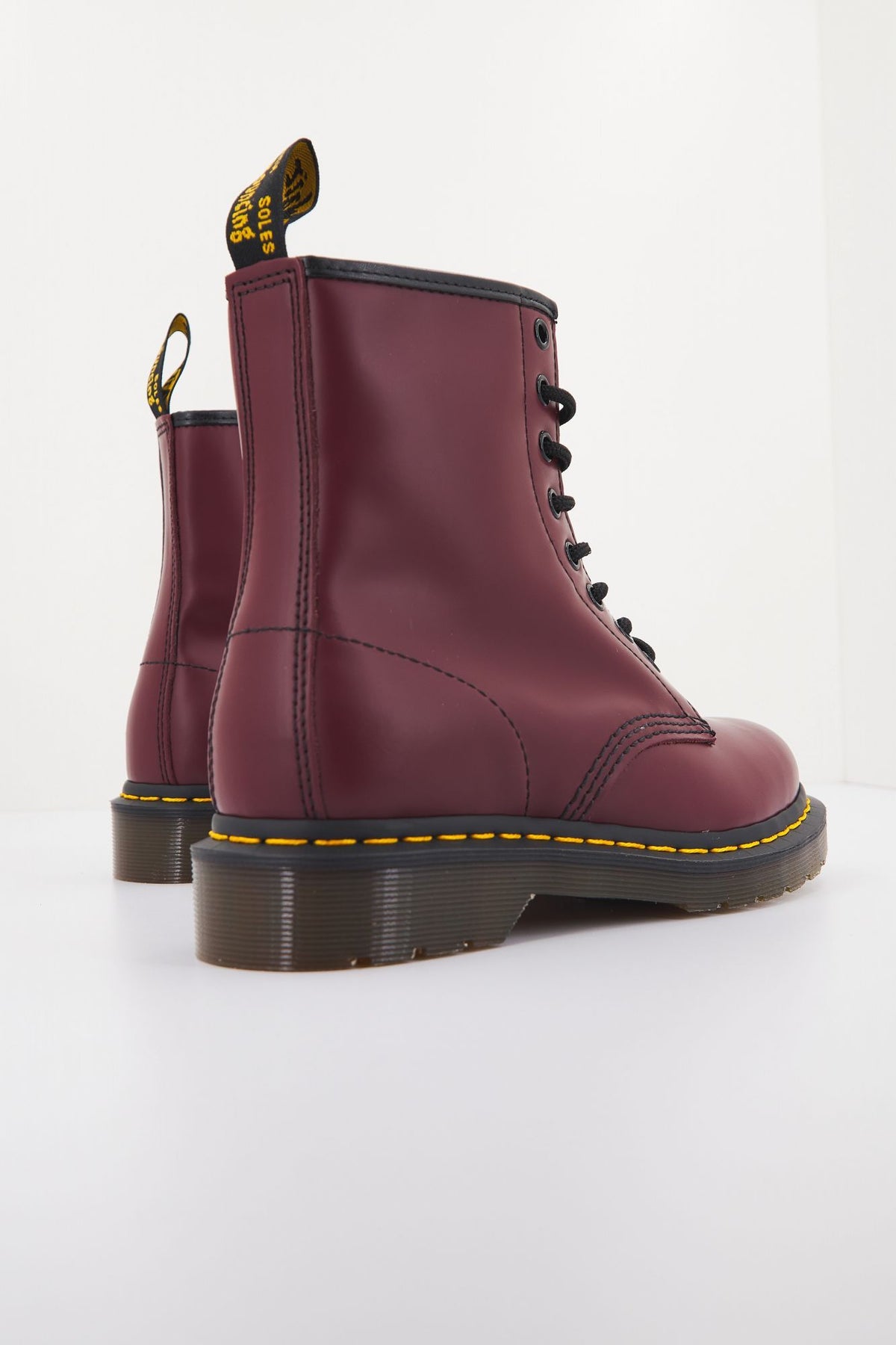 DR. MARTENS CHERRY RED SMOOTH en color BURDEOS (3)