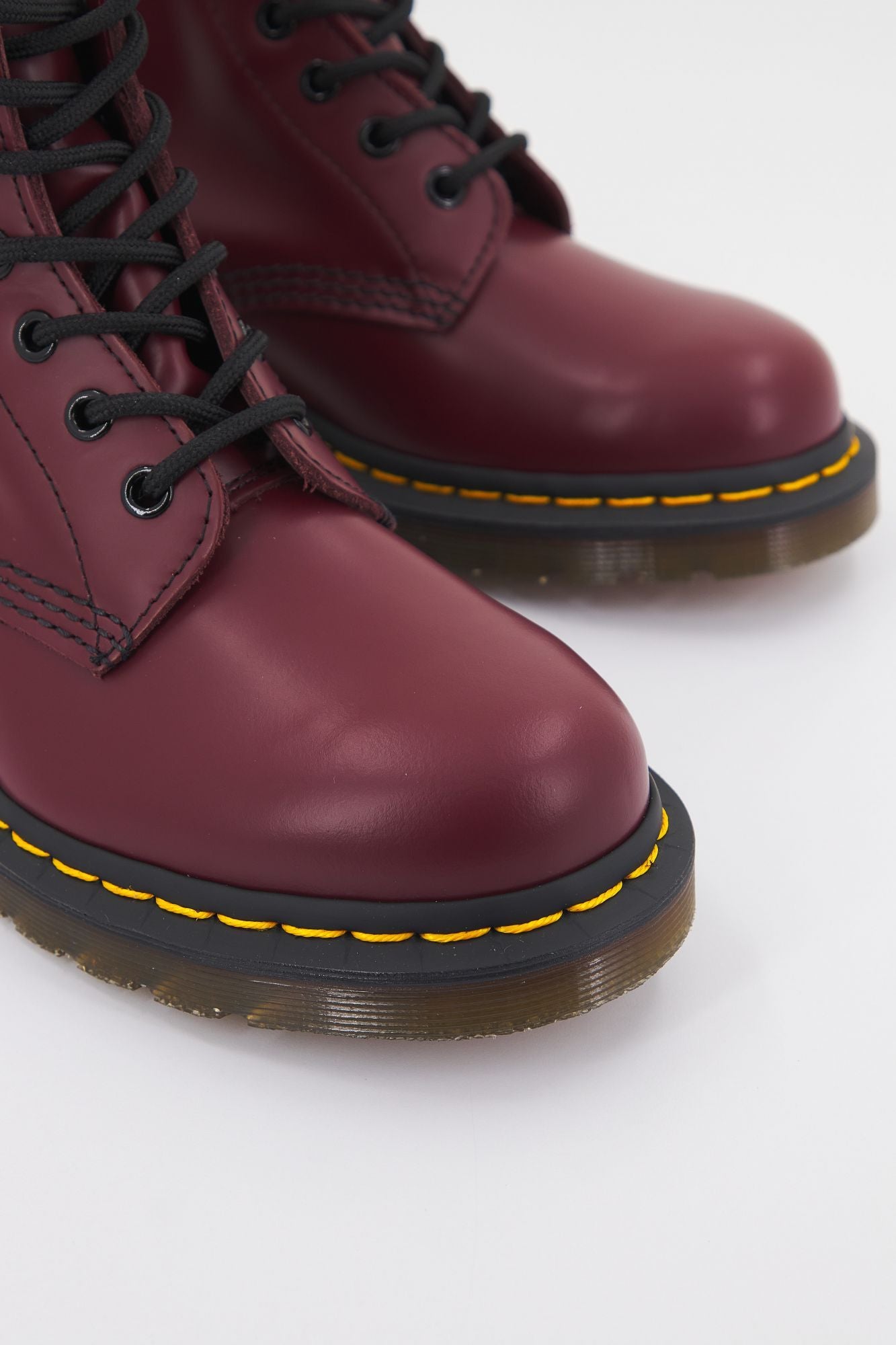 DR. MARTENS CHERRY RED SMOOTH en color BURDEOS (4)