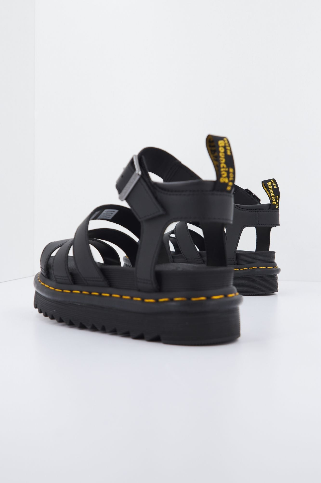 DR. MARTENS BLAIRE en color NEGRO (3)