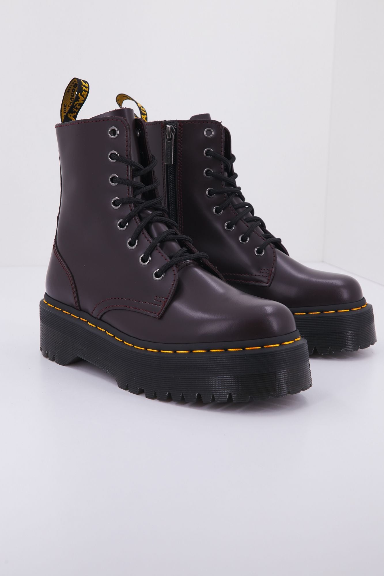 DR. MARTENS JADON BURGUNDY SMOOTH en color BURDEOS (1)