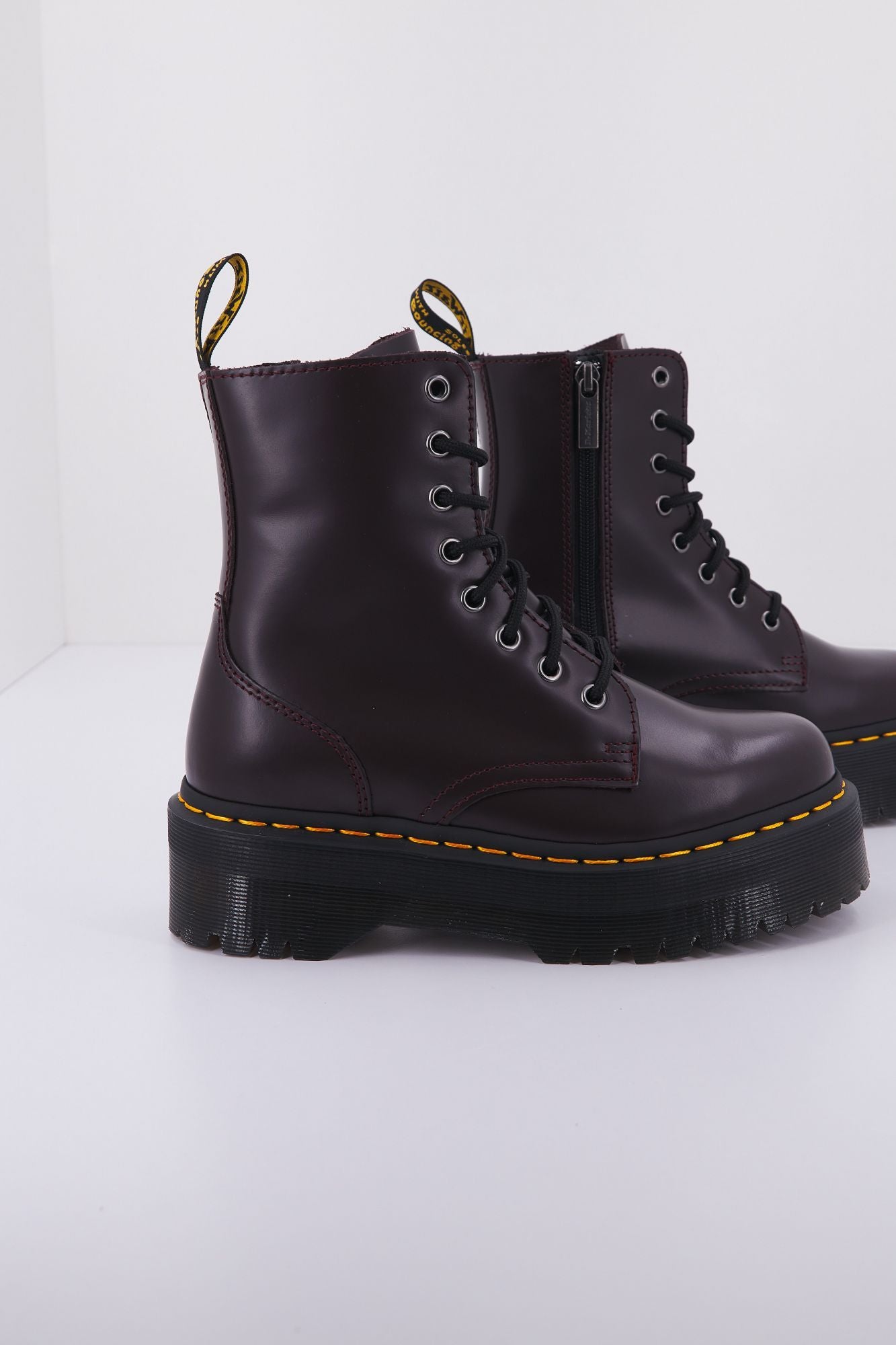DR. MARTENS JADON BURGUNDY SMOOTH en color BURDEOS (2)