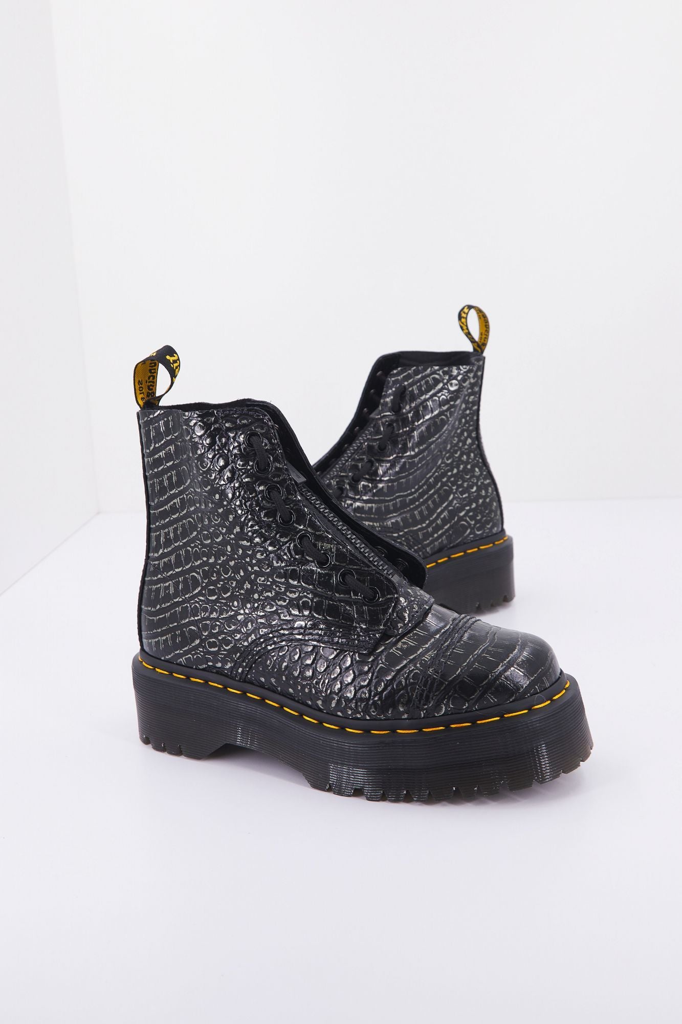 DR. MARTENS SINCLAIR GUNMETAL en color NEGRO (3)