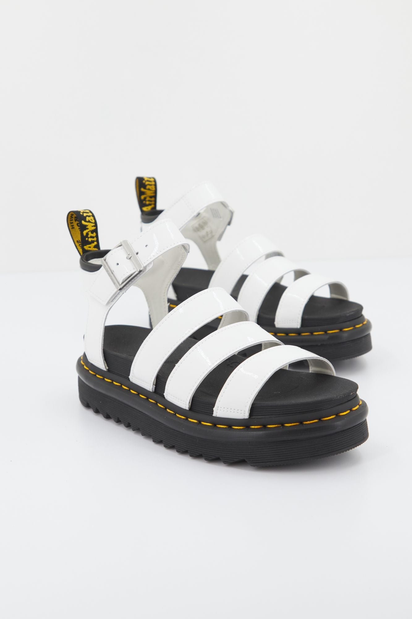 DR. MARTENS BLAIRE WHITE PATENT LAMPER en color BLANCO (1)