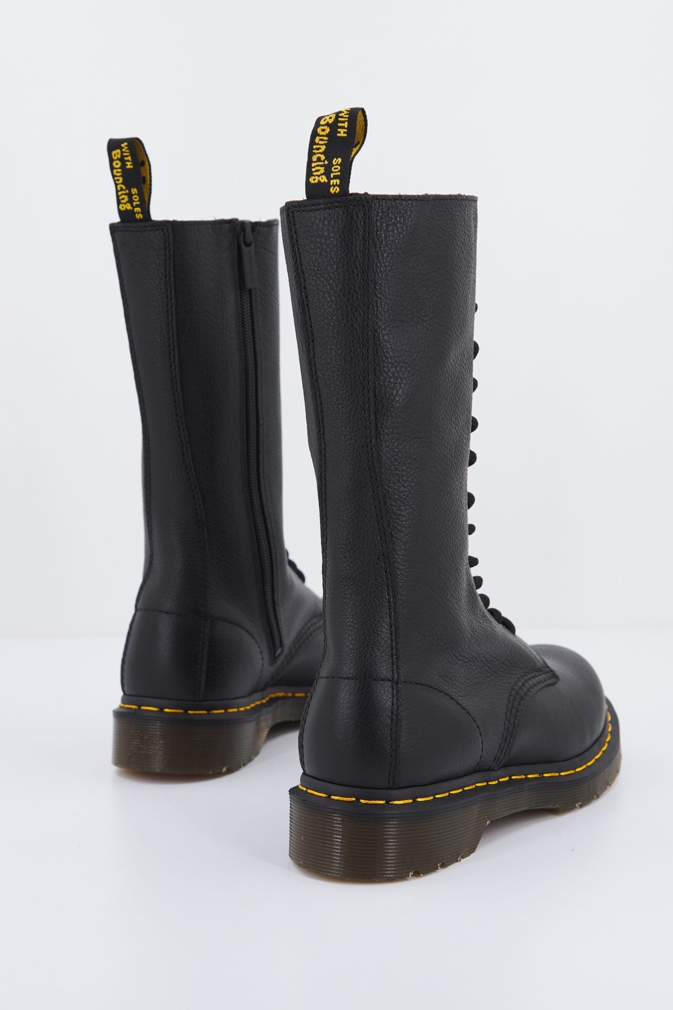 DR. MARTENS EYE VIRGINIA en color NEGRO (3)