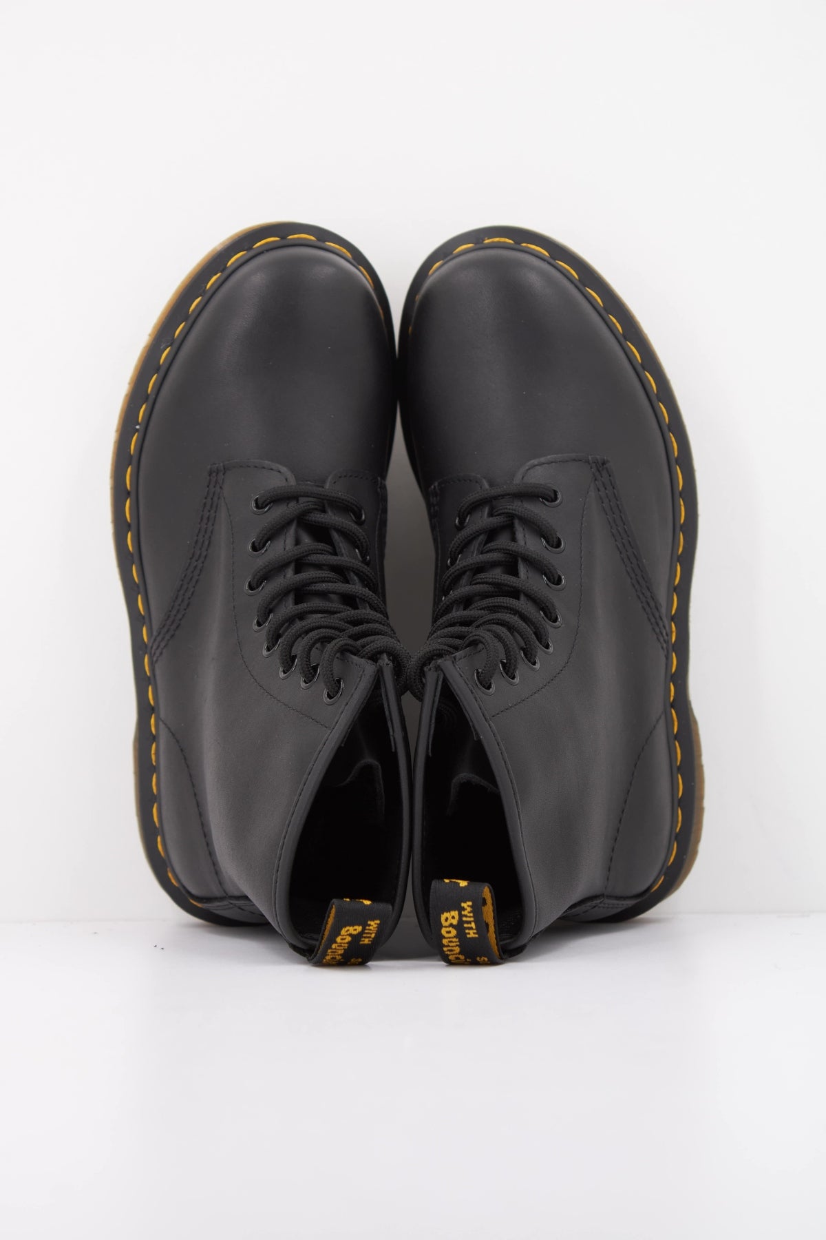 DR. MARTENS 1460 GREASY en color NEGRO (3)