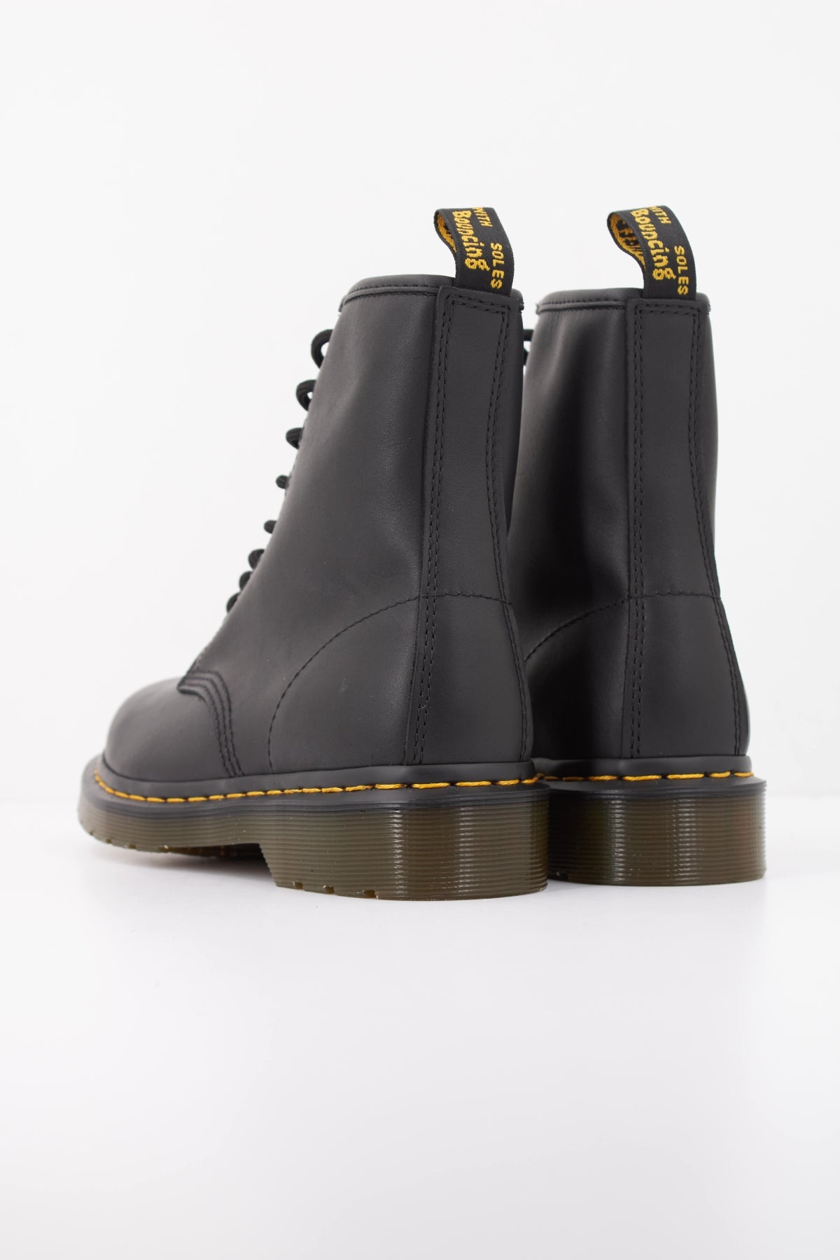 DR. MARTENS 1460 GREASY en color NEGRO (4)