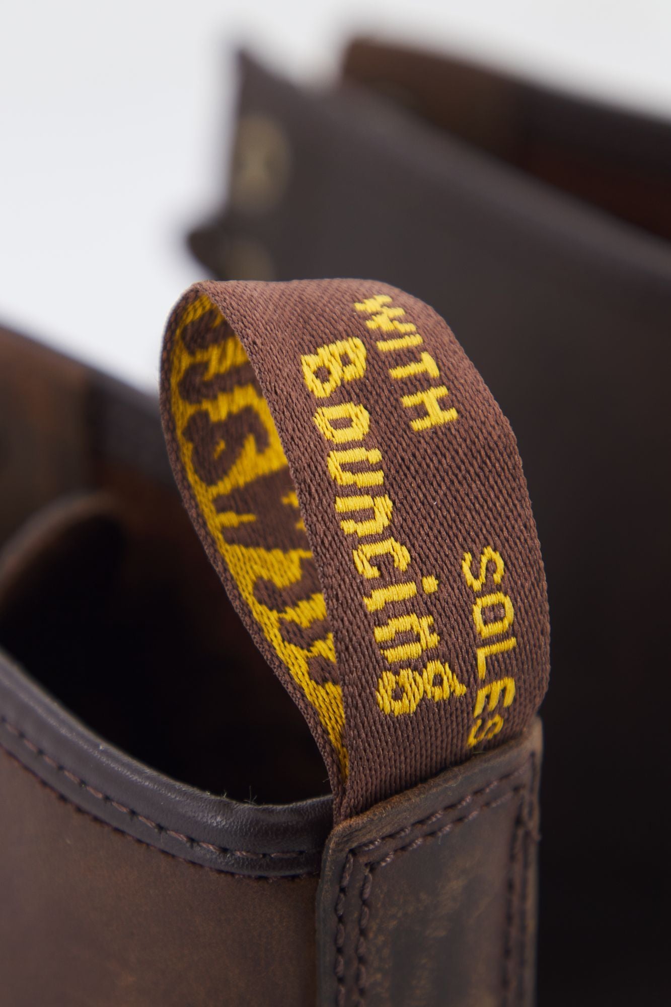 DR. MARTENS CRAZY HORSE en color MARRON (4)