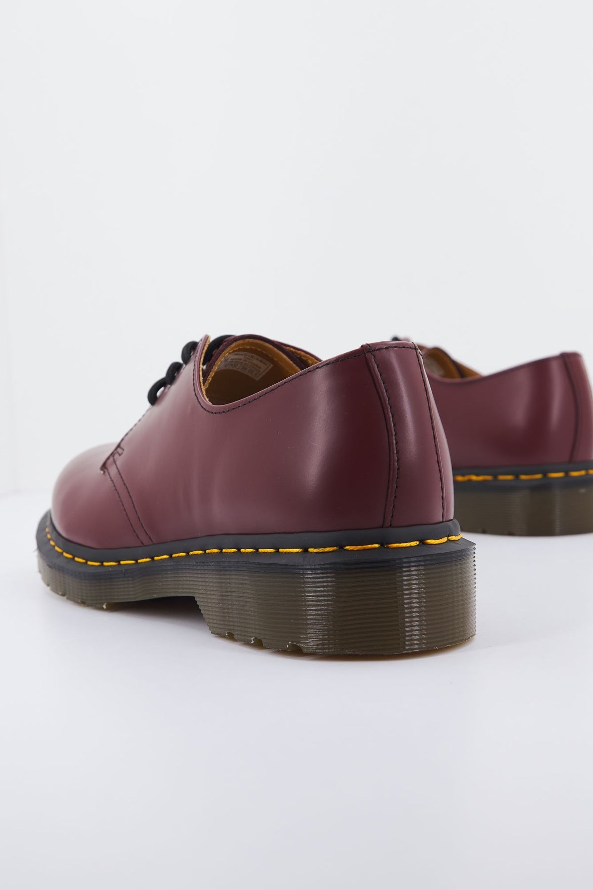 DR. MARTENS 1461 SMOOTH en color BURDEOS (3)