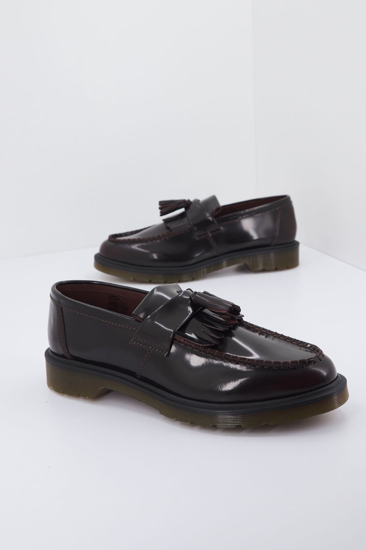 DR. MARTENS ADRIAN en color MARRON (1)