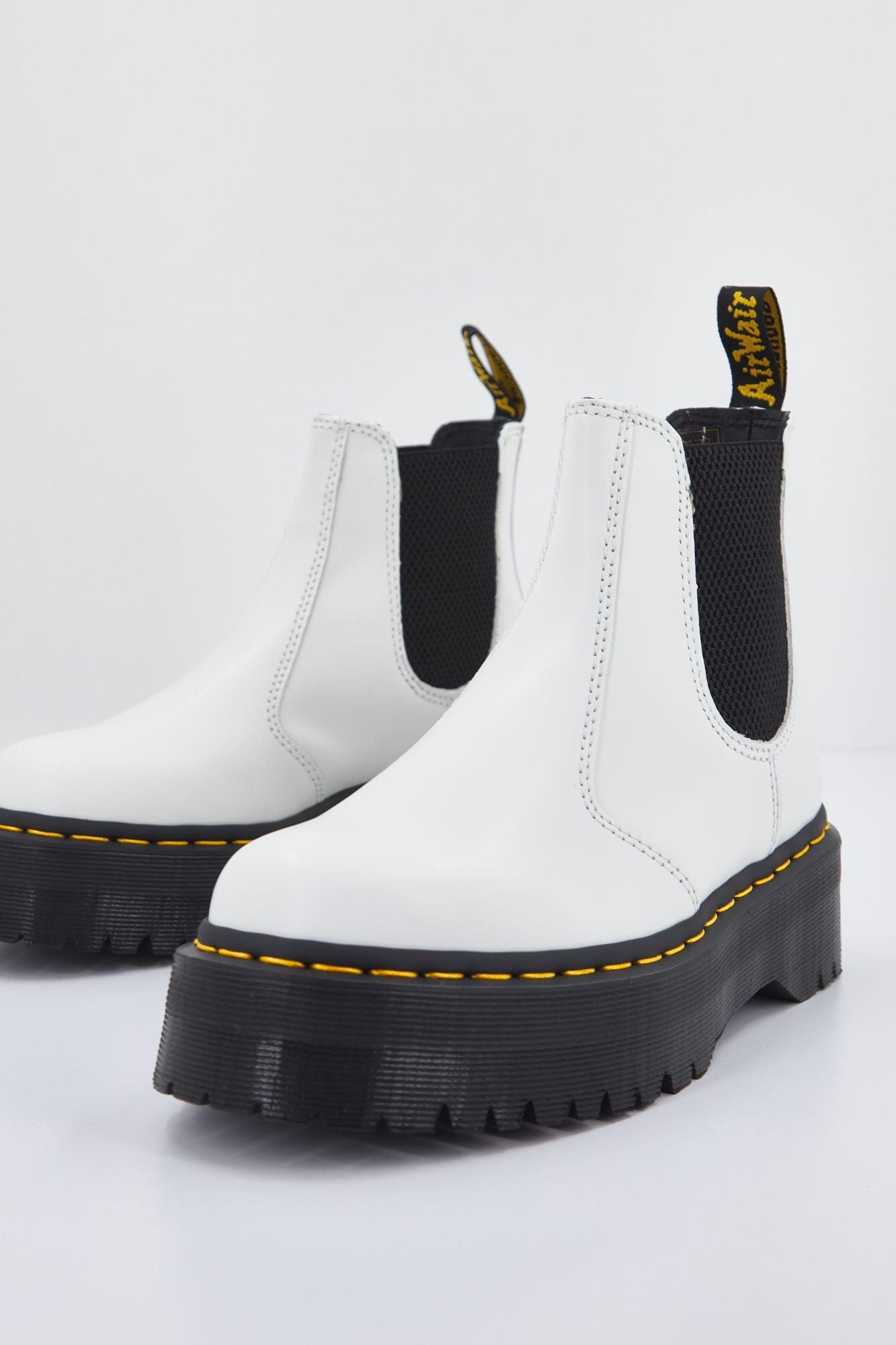 DR. MARTENS QUAD SMOOTH en color BLANCO (2)
