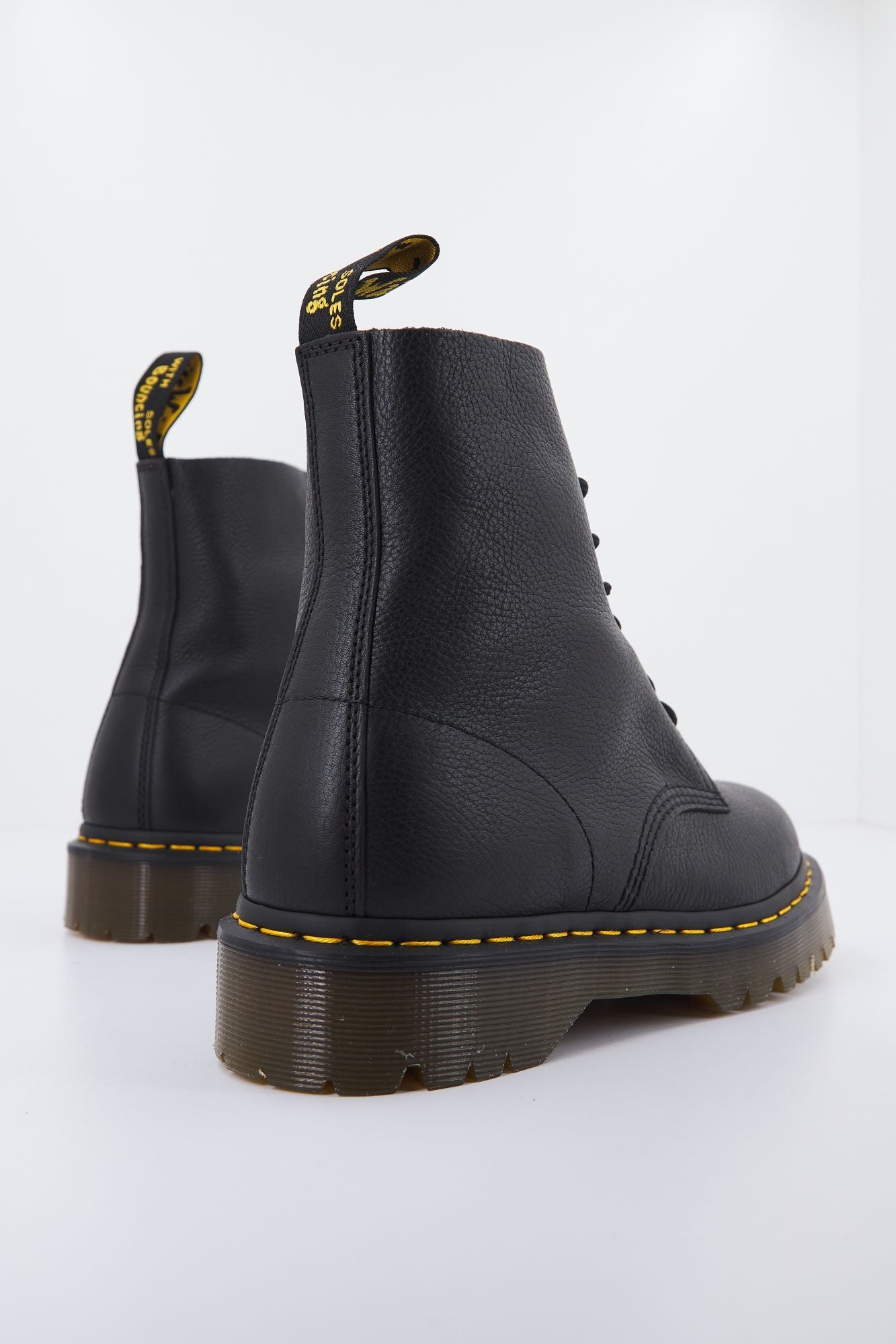 DR. MARTENS PASCAL BEX PISA en color NEGRO (4)