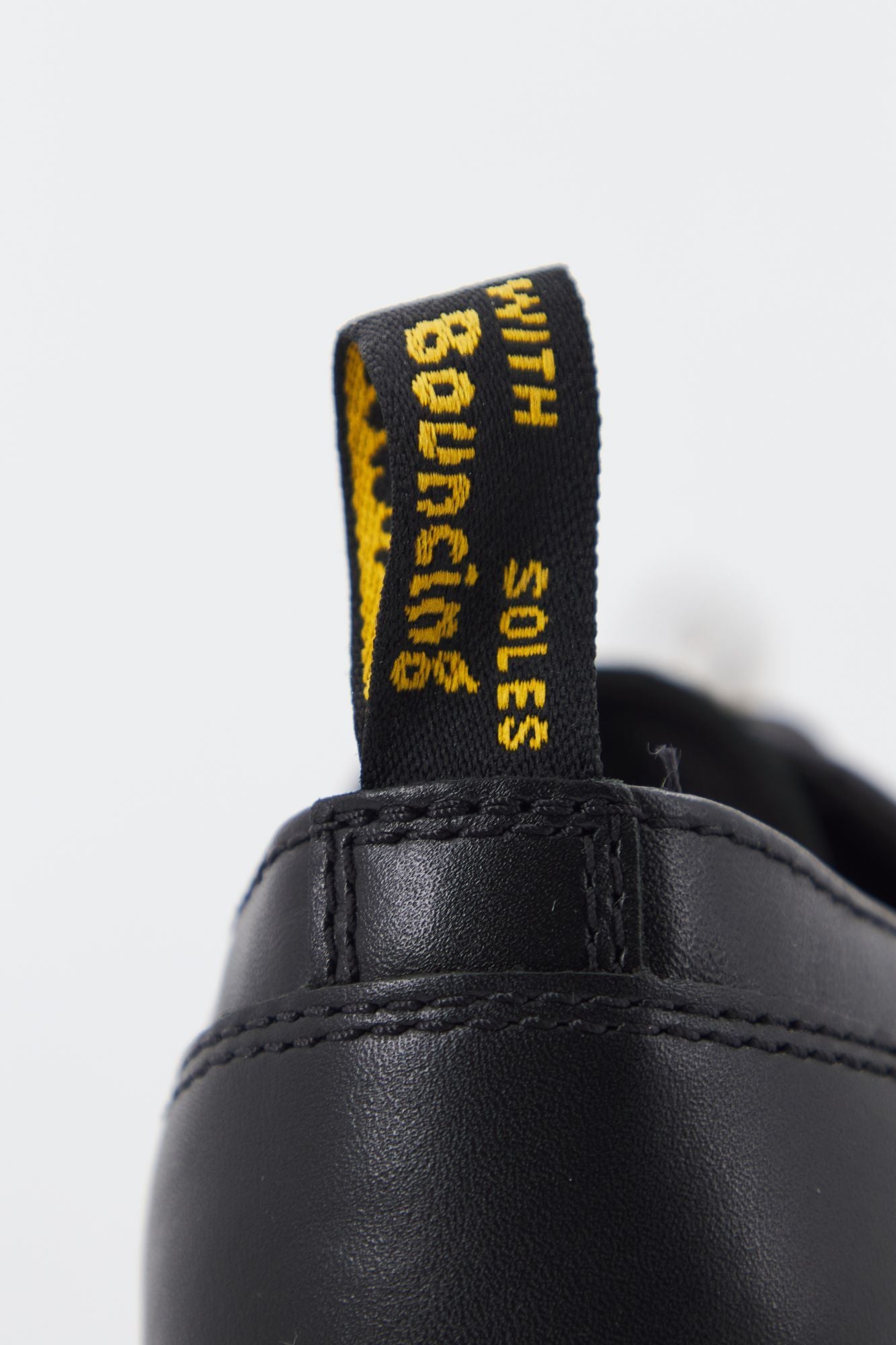 DR. MARTENS AUDRICK 3-EYE SHOE en color NEGRO (4)