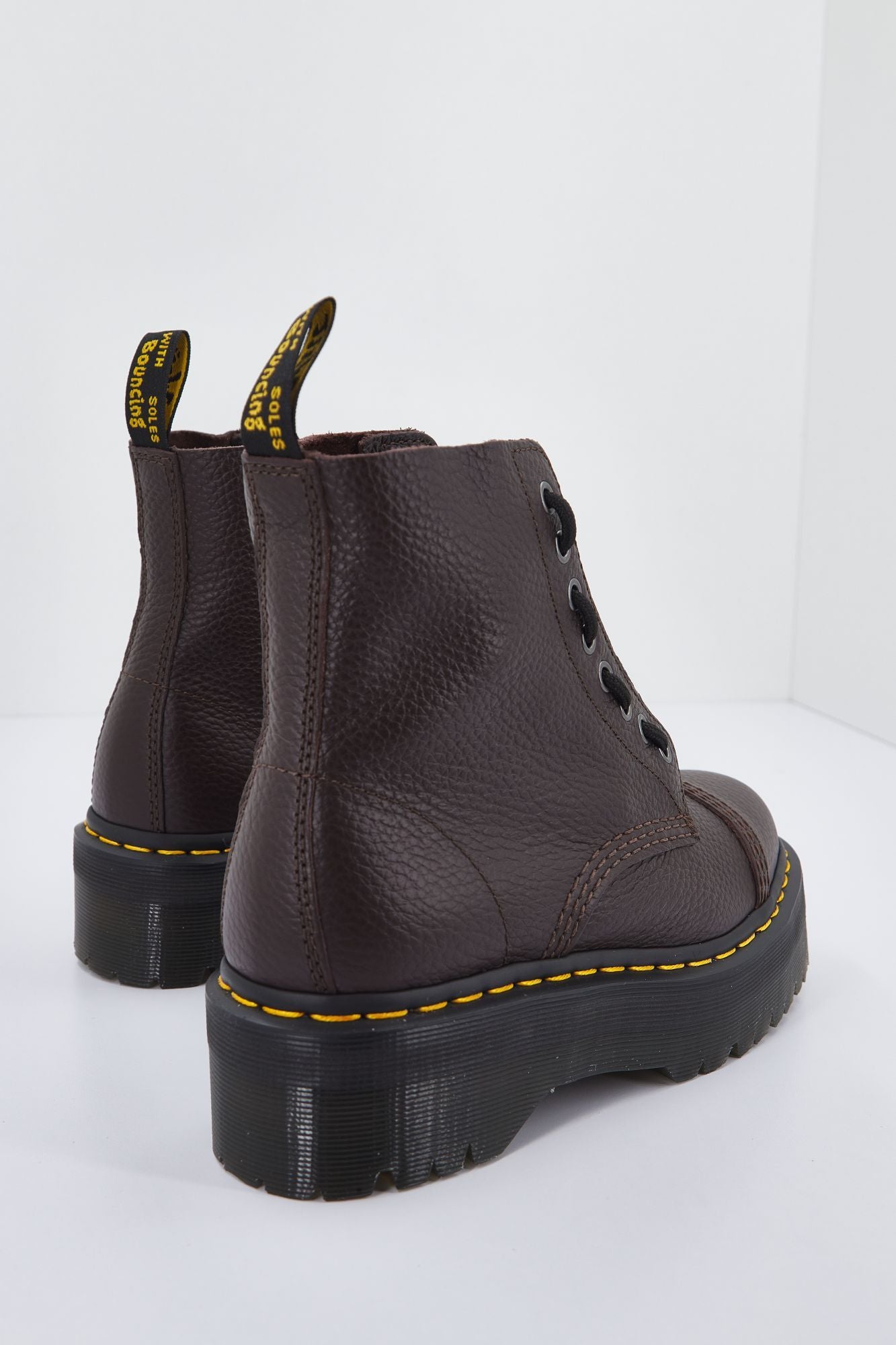 DR. MARTENS SINCLAIR MILLED NAPPA en color BURDEOS (3)