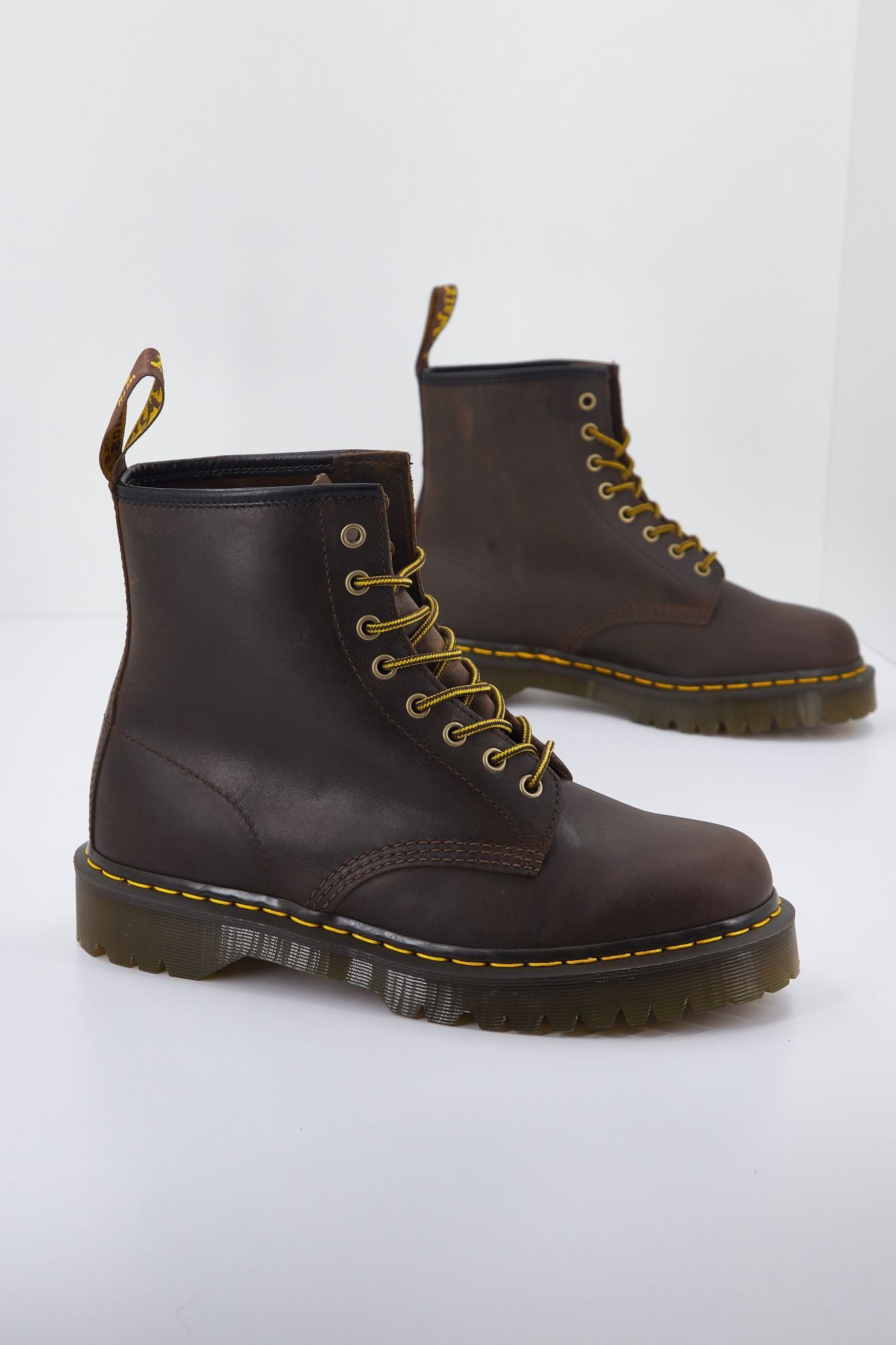 DR. MARTENS CORE BEX en color MARRON (2)