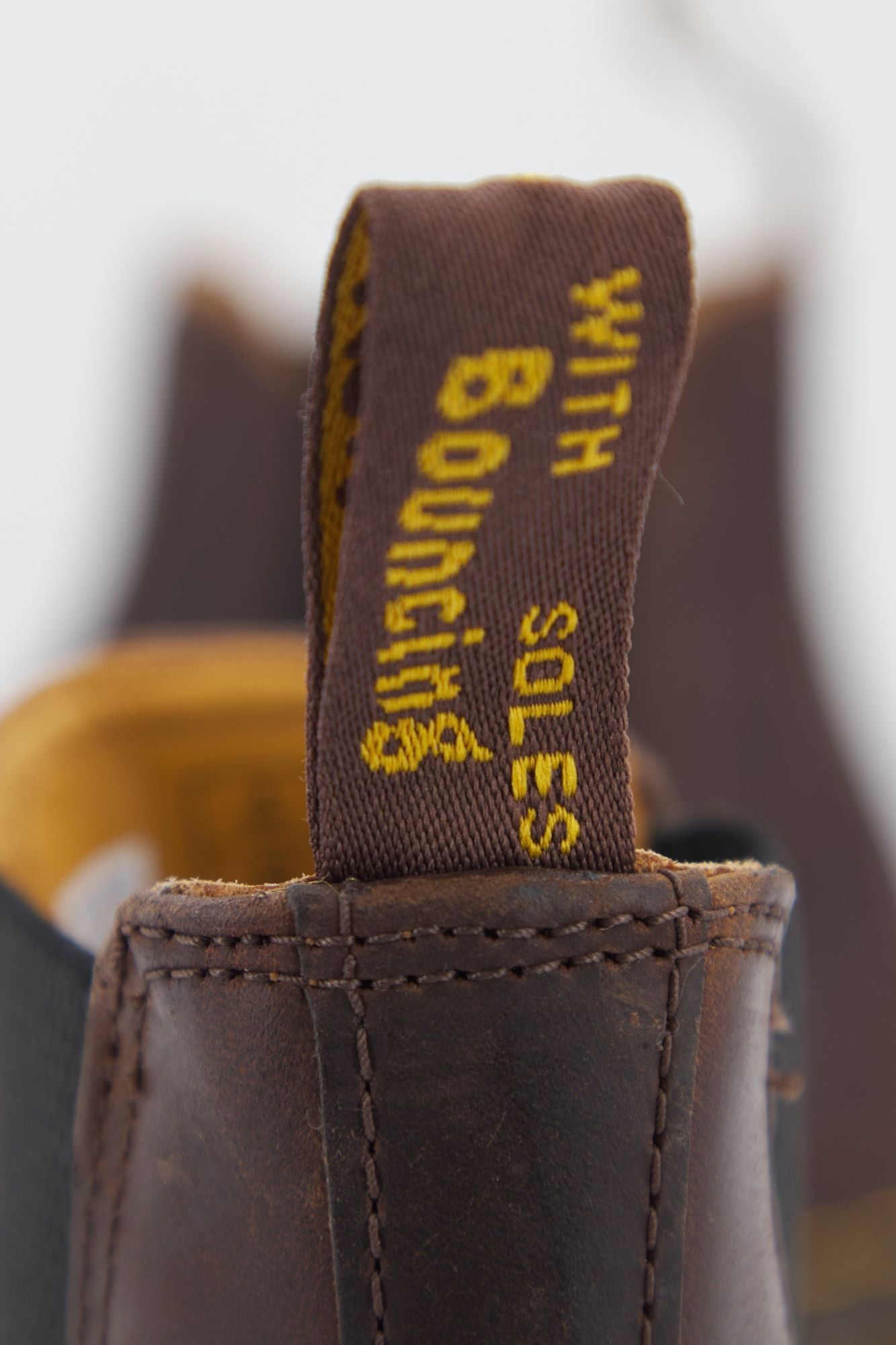 DR. MARTENS 27896201 en color MARRON (4)