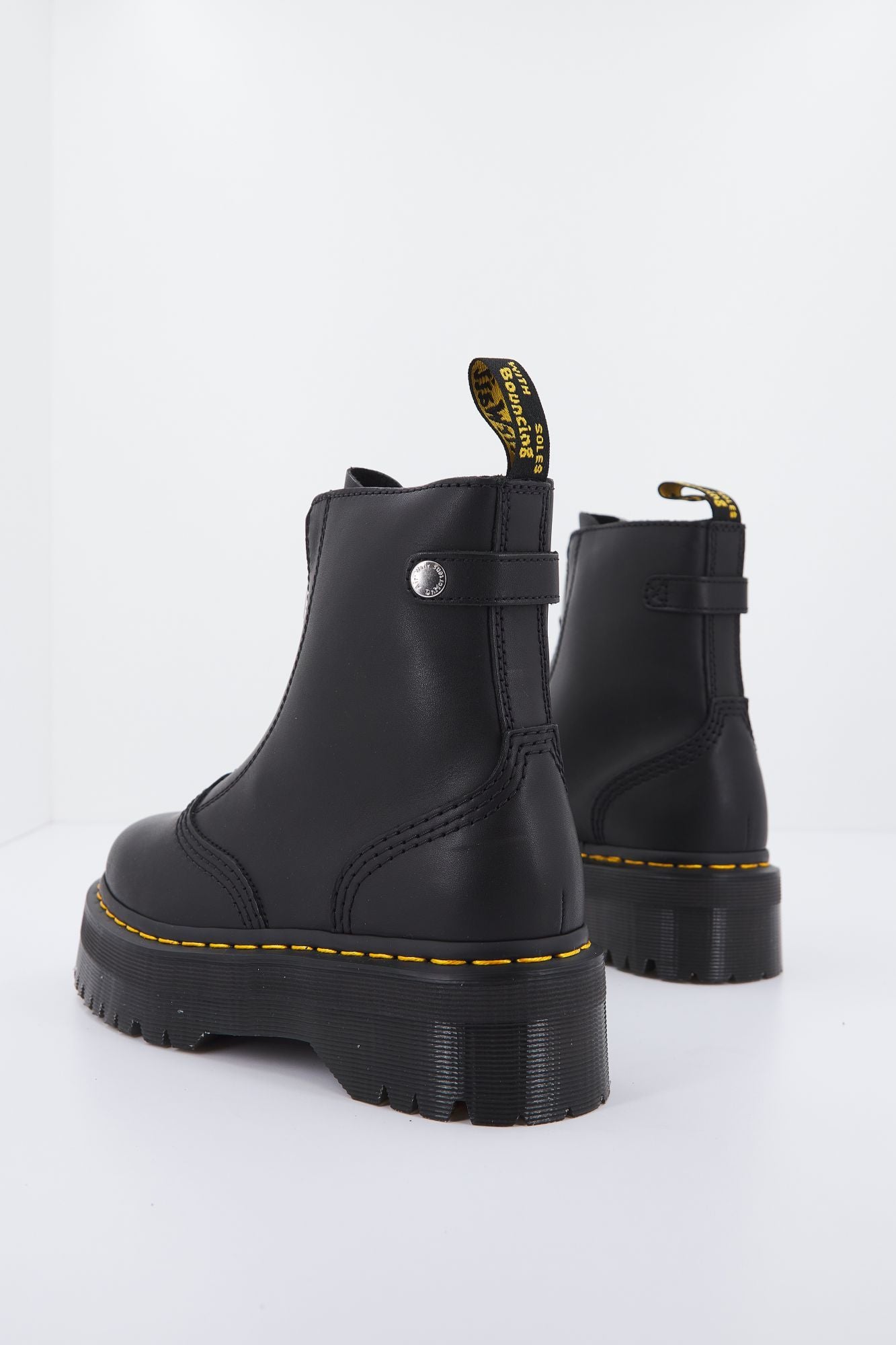 DR. MARTENS JETTA SENDAL en color NEGRO (3)