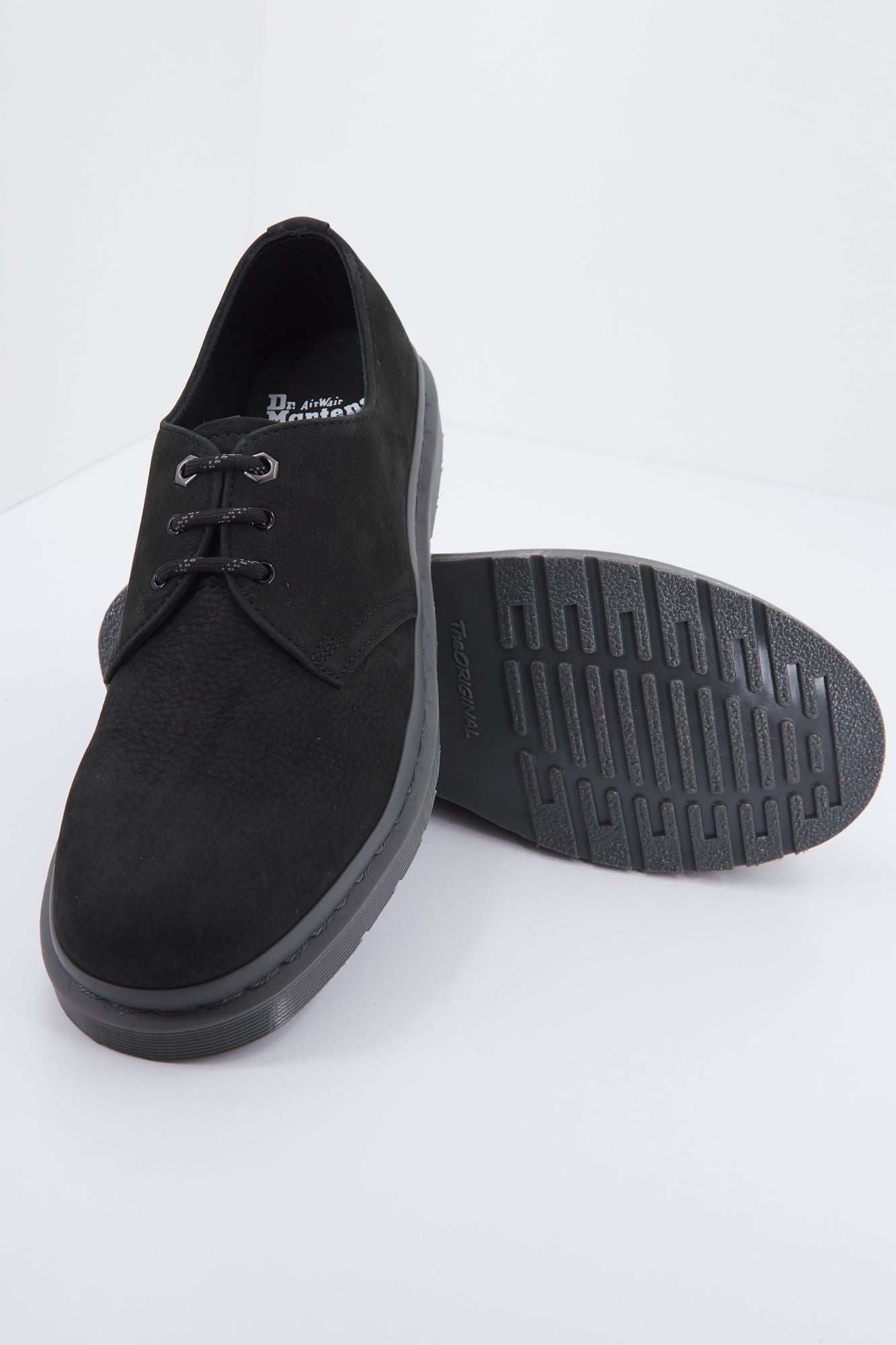 DR. MARTENS MILLED NUBUCK WP en color NEGRO (3)