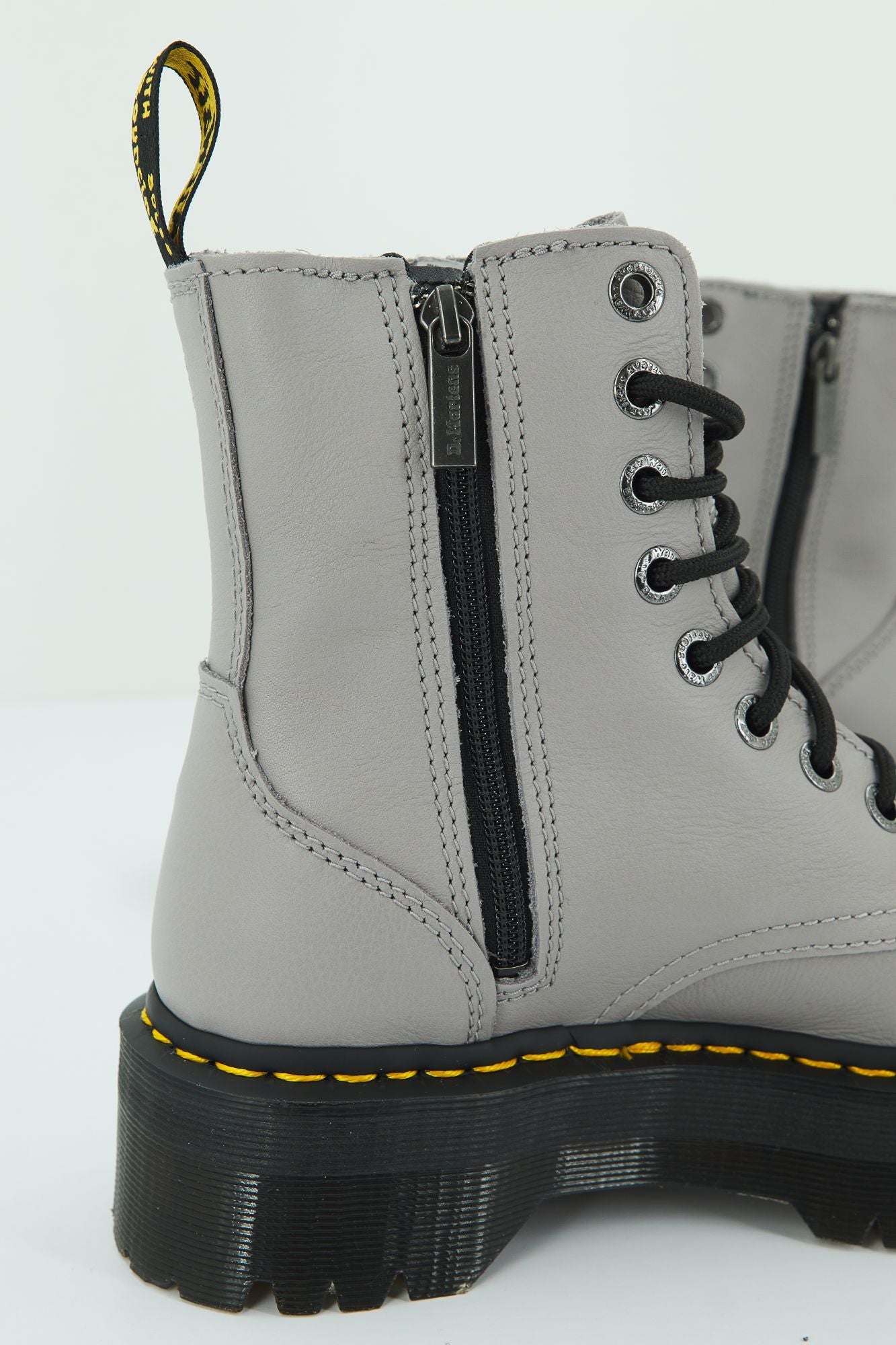 DR. MARTENS JADON III PISA en color GRIS (3)