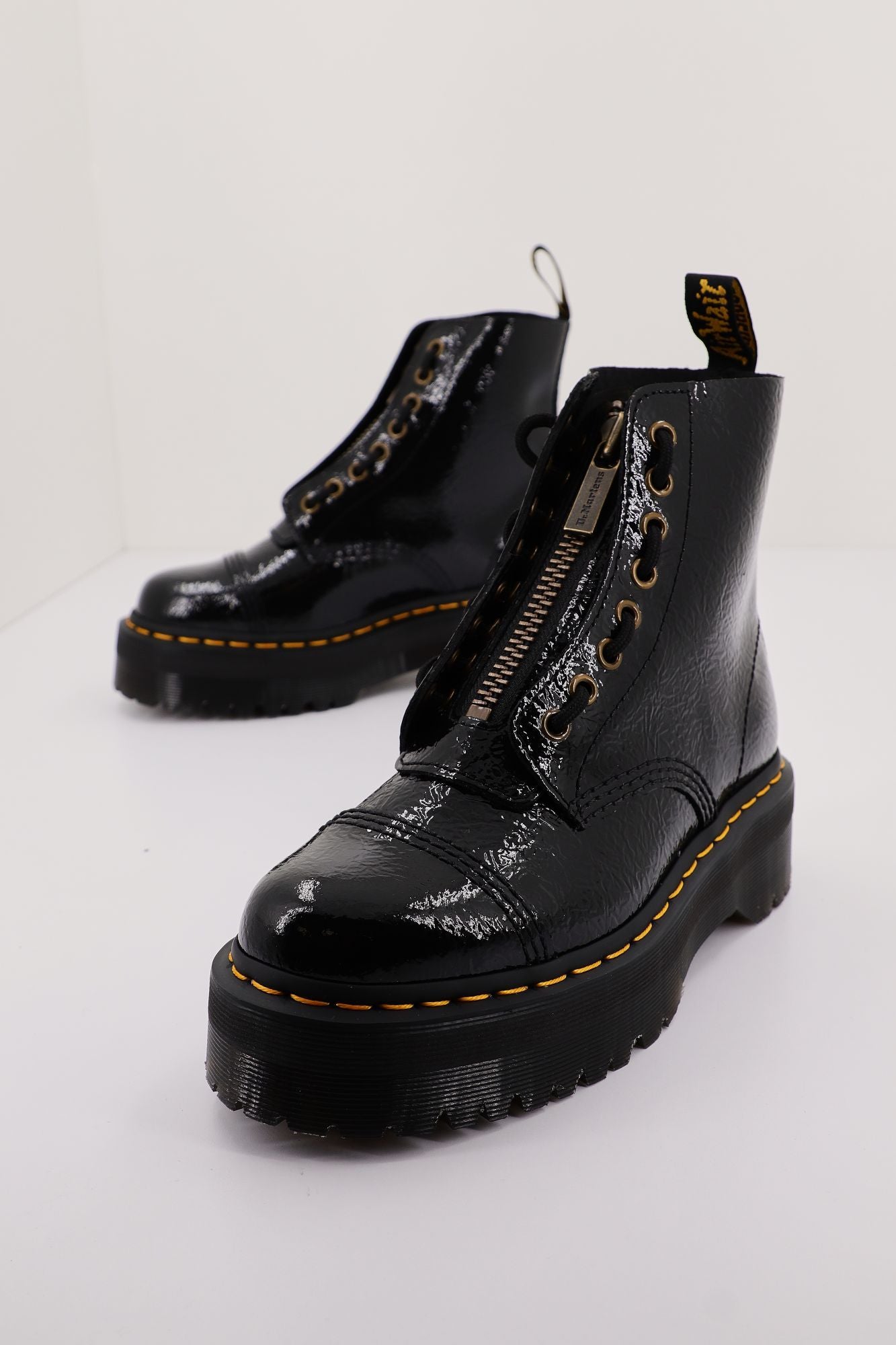 DR. MARTENS SINCLAIR en color NEGRO (1)