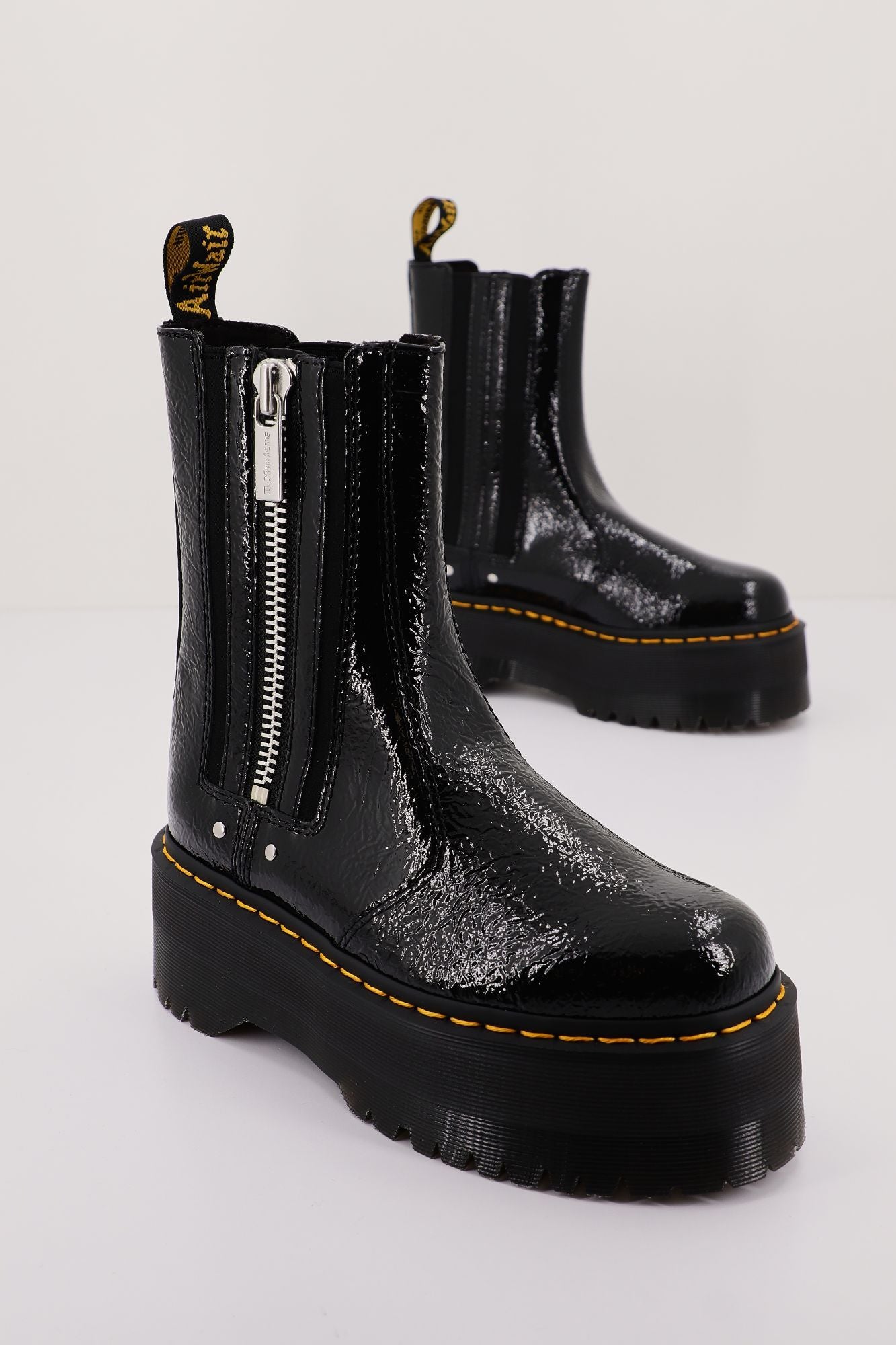 DR. MARTENS 2976 MAX en color NEGRO (2)