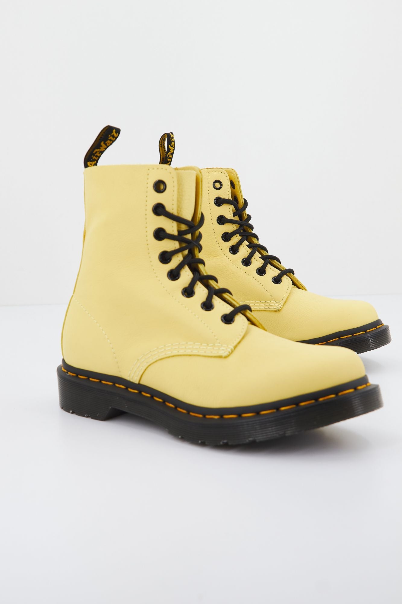DR. MARTENS PASCAL VIRGINIA en color AMARILLO (1)
