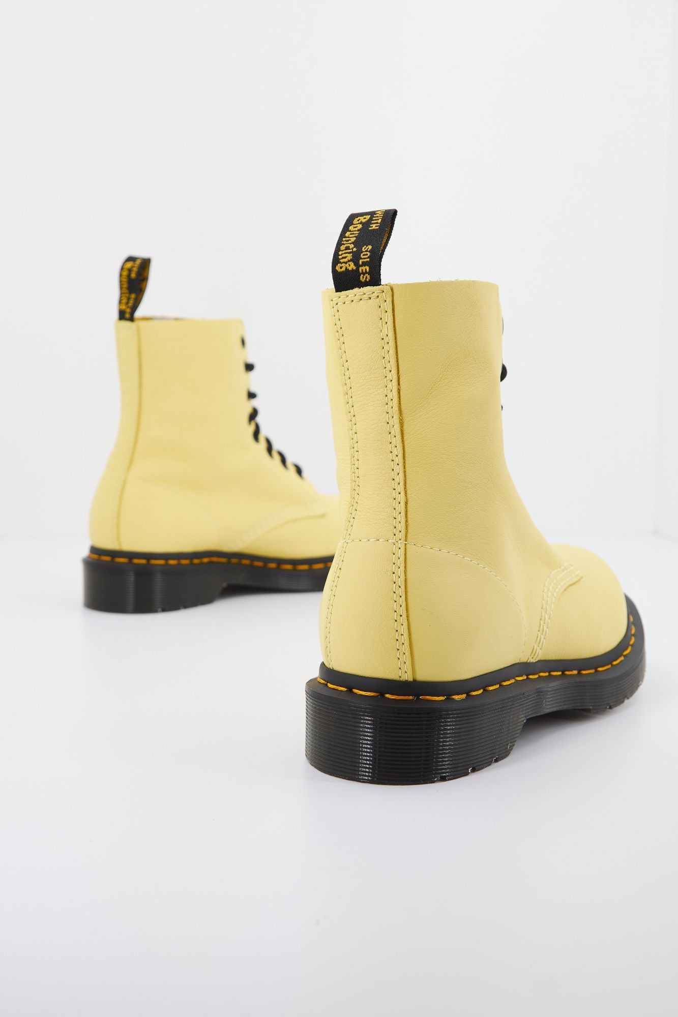 DR. MARTENS PASCAL VIRGINIA en color AMARILLO (2)