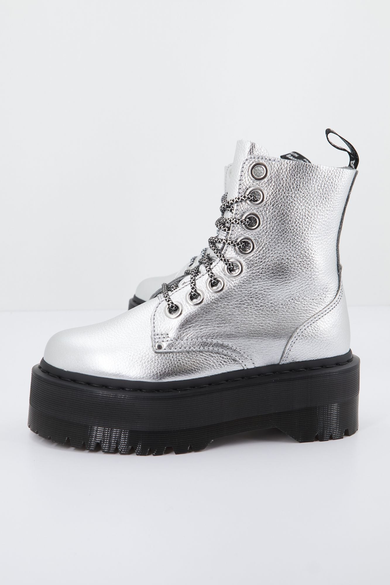 DR. MARTENS JADON MAX TUMBLE en color PLATA (3)