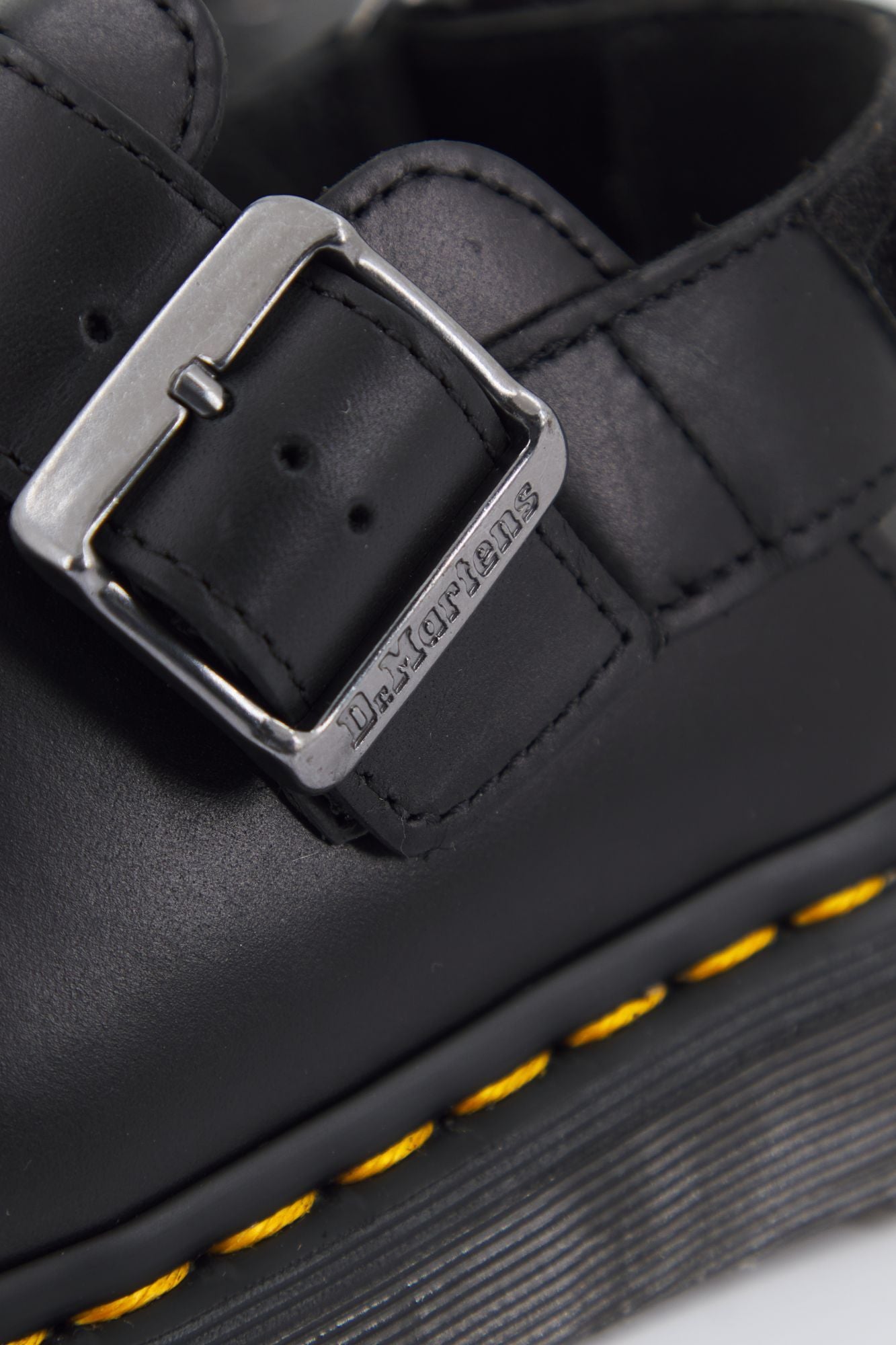 DR. MARTENS JORGE II BRANDO en color NEGRO (4)