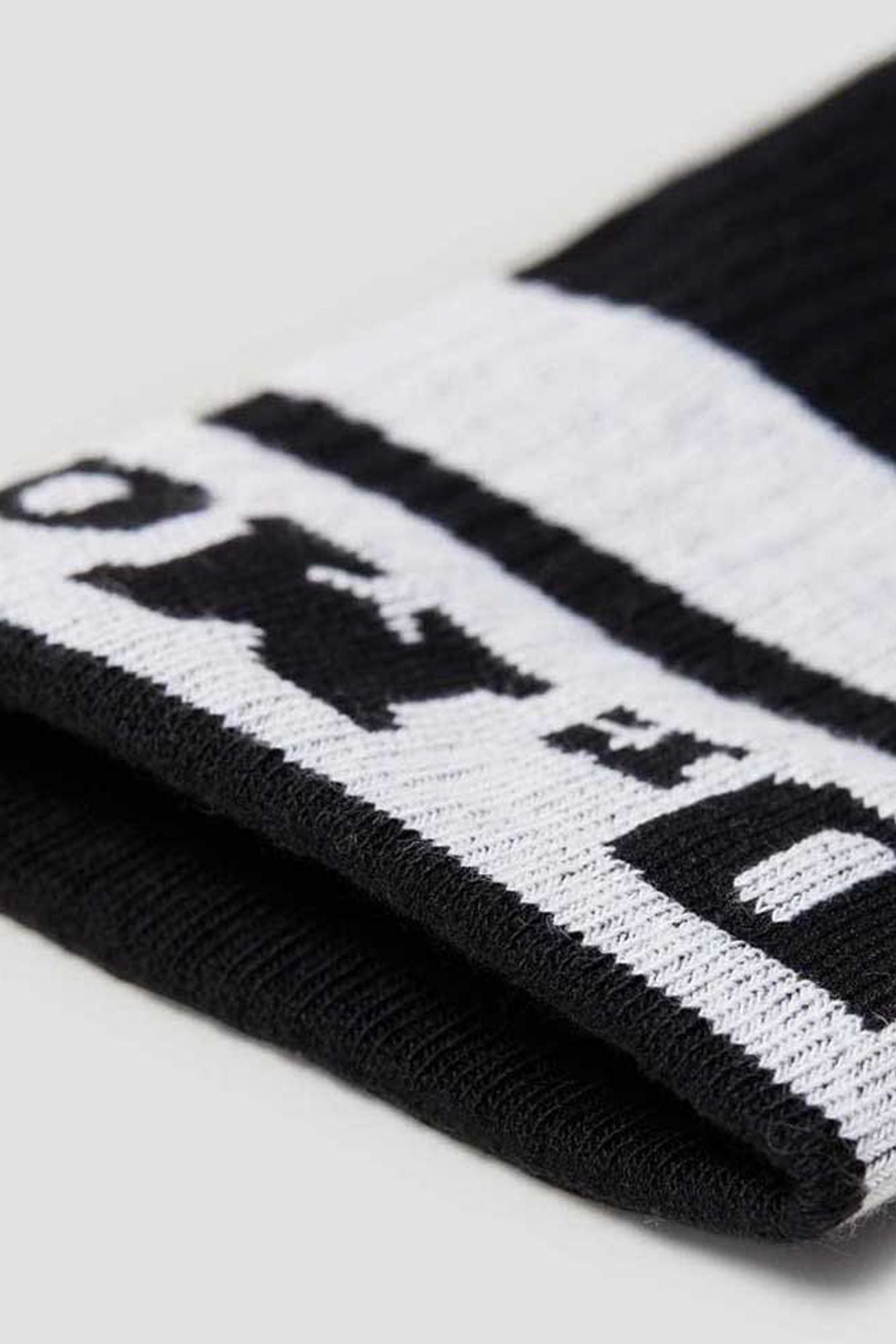 DR. MARTENS ATHLETIC LOGO SOCK en color NEGRO (3)