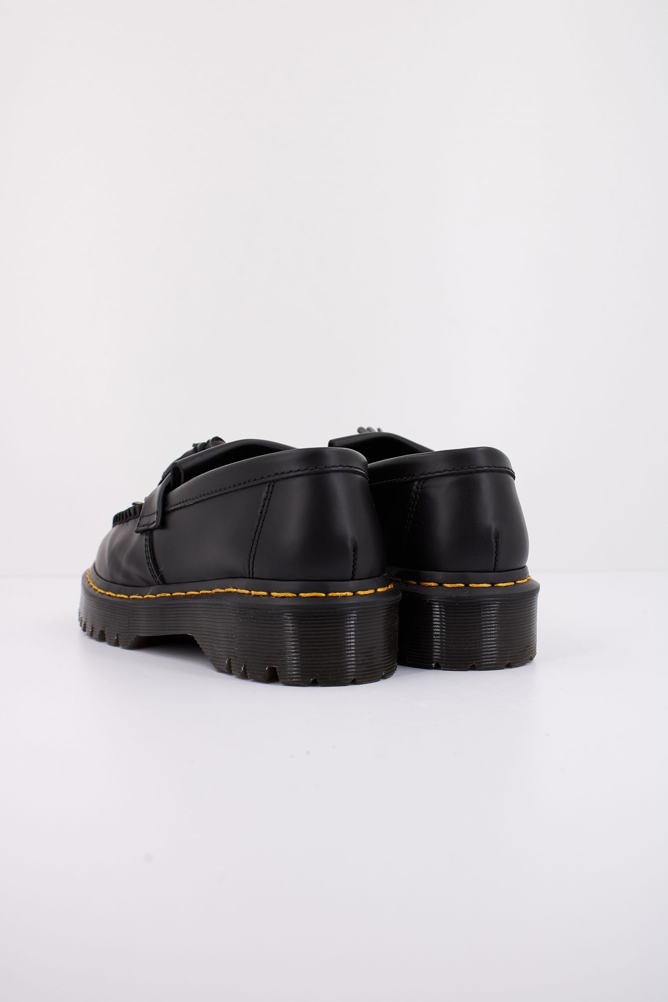 DR. MARTENS ADRIAN BEX BLACK SMOOTH en color NEGRO (4)