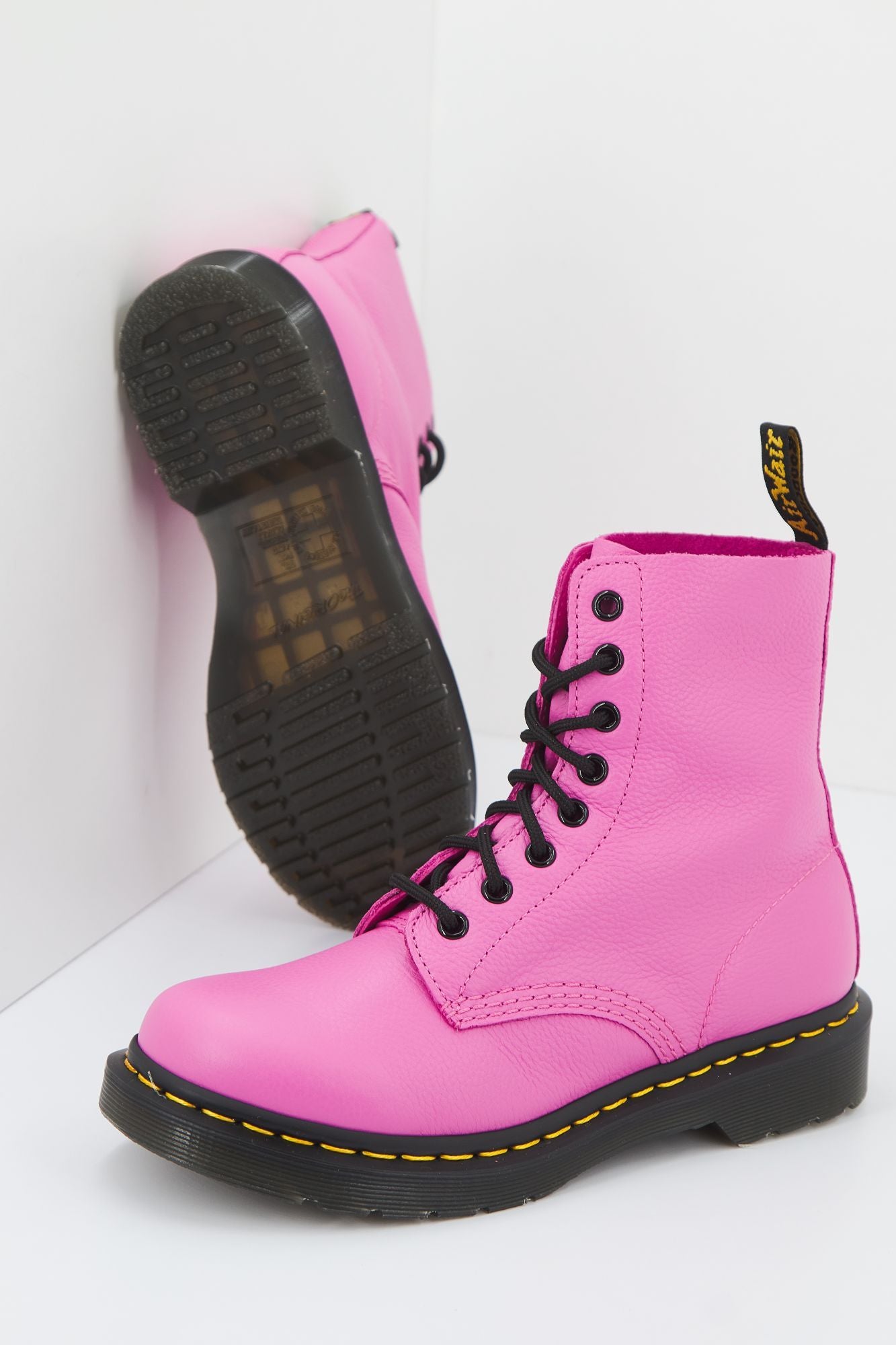 DR. MARTENS PASCAL THRIFT VIRGI en color ROSA (2)