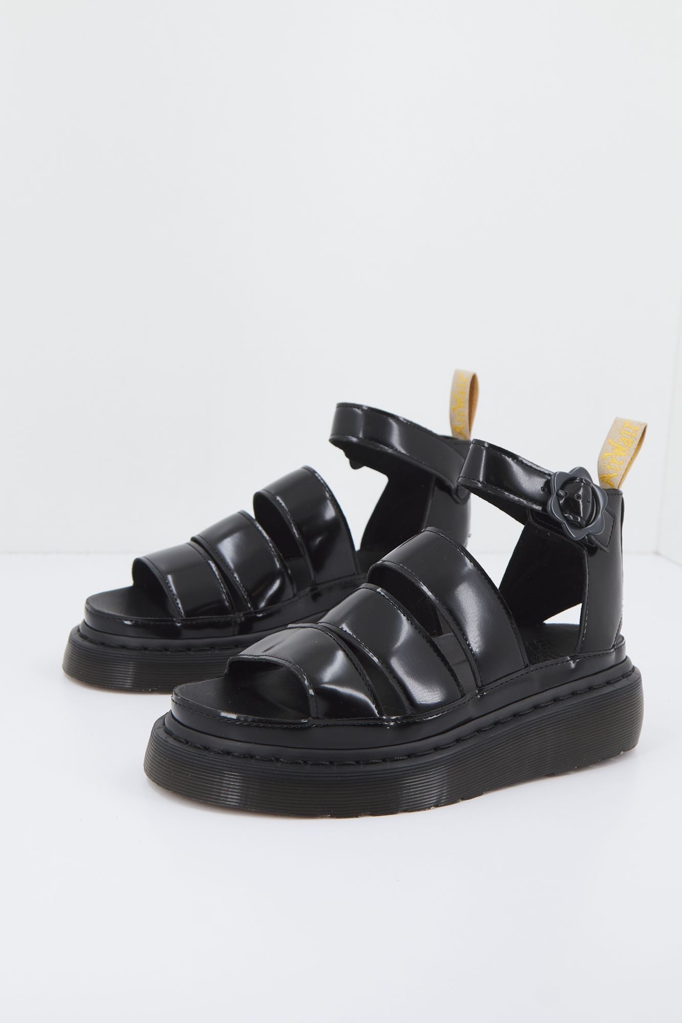 DR. MARTENS V CLARISSA QUAD FLWR en color NEGRO (1)