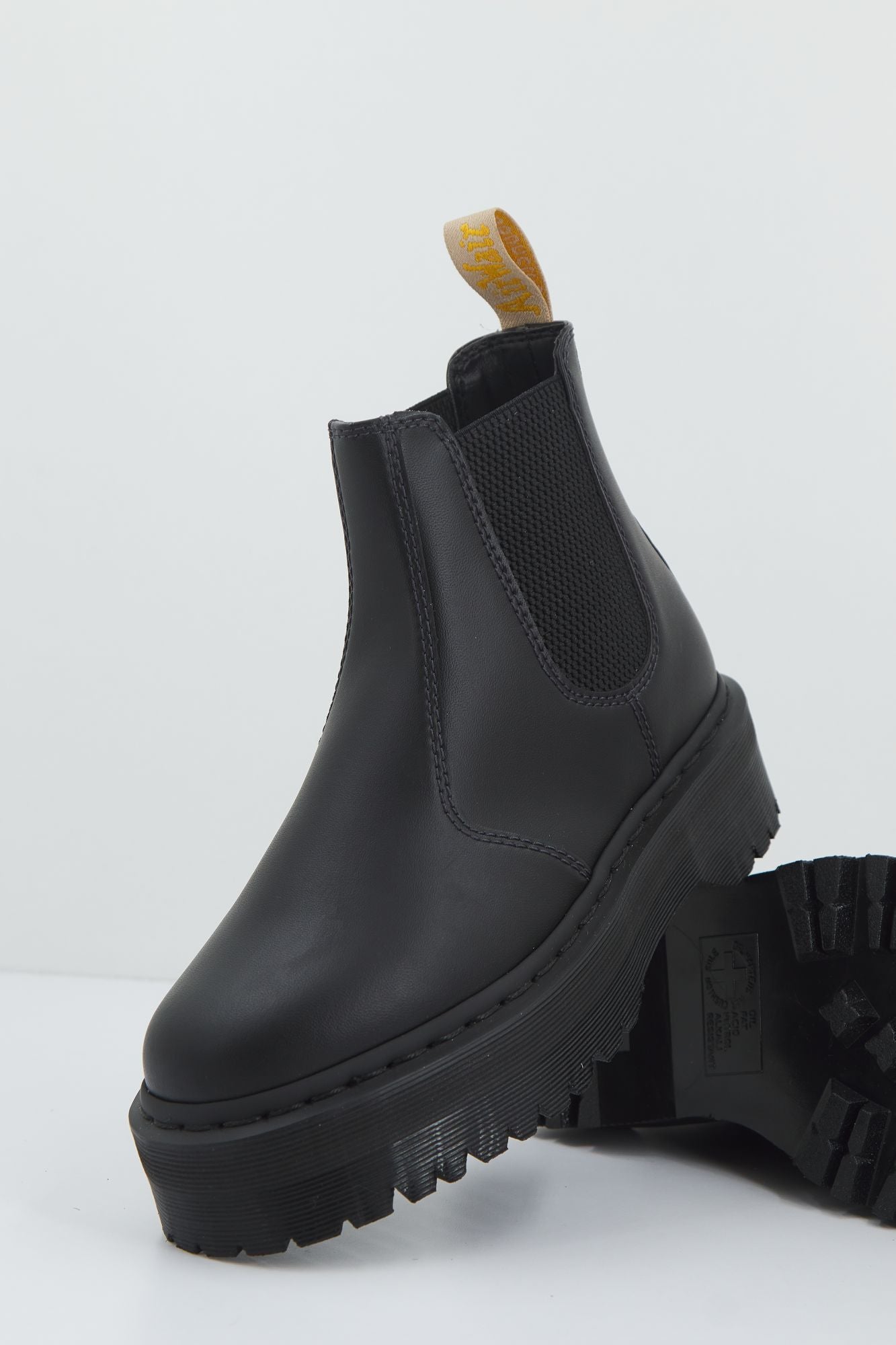 DR. MARTENS V 2976 QUAD MONO en color NEGRO (2)