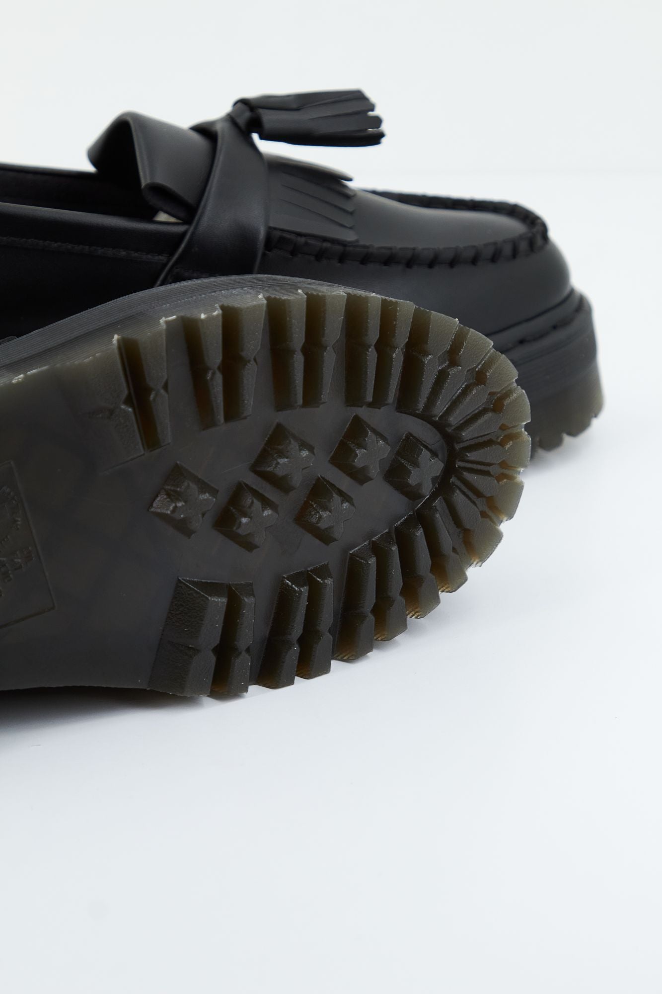 DR. MARTENS V ADRIAN QUAD MONO en color NEGRO (3)