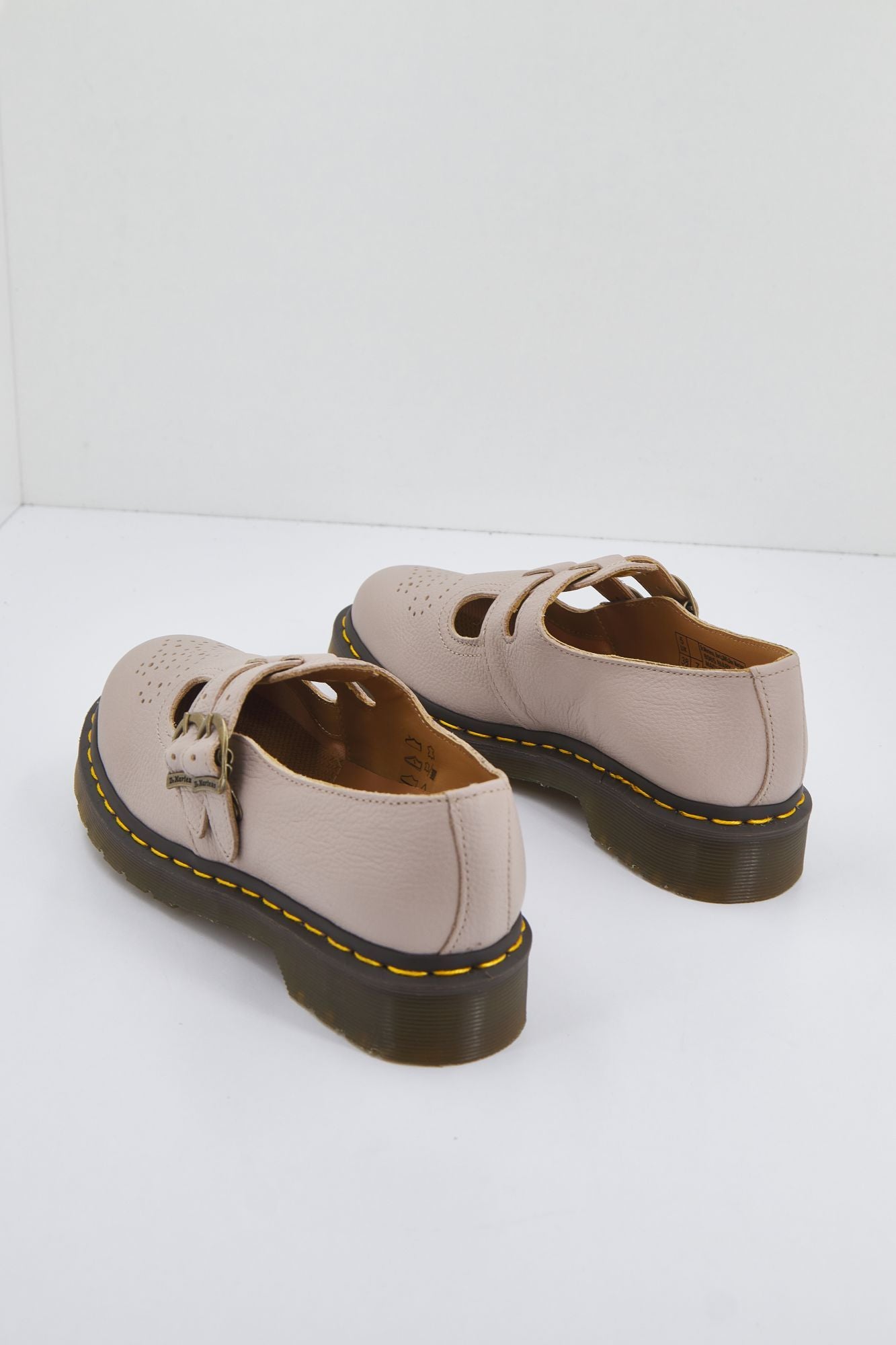 DR. MARTENS 8065 MARY JANE en color NUDE (4)