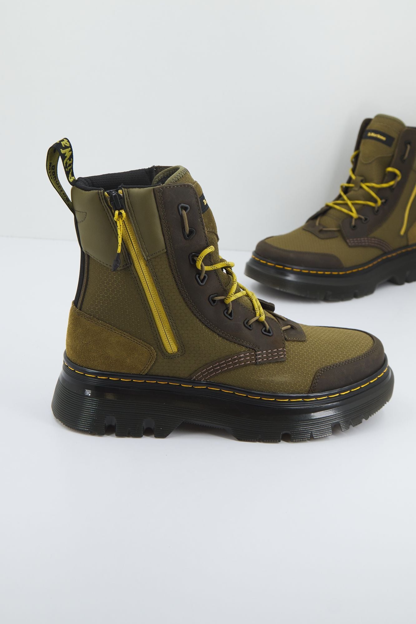 DR. MARTENS TARIK ZIP en color VERDE (2)