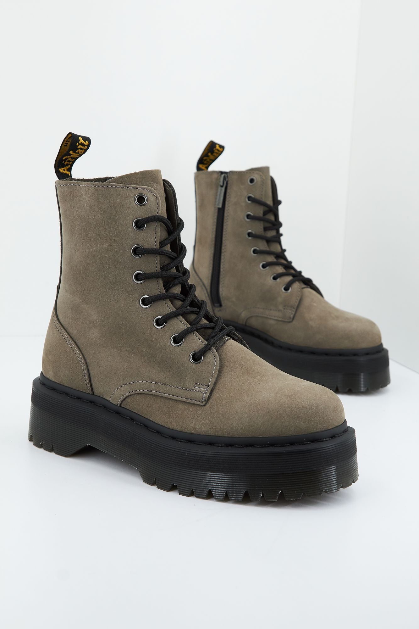 DR. MARTENS JADON en color MARRON (1)