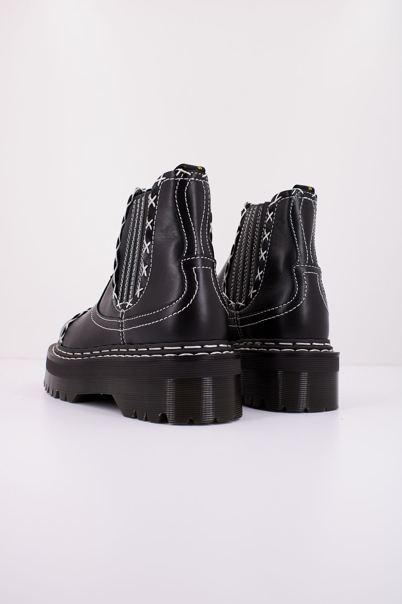 DR. MARTENS QUAD GA en color NEGRO (3)