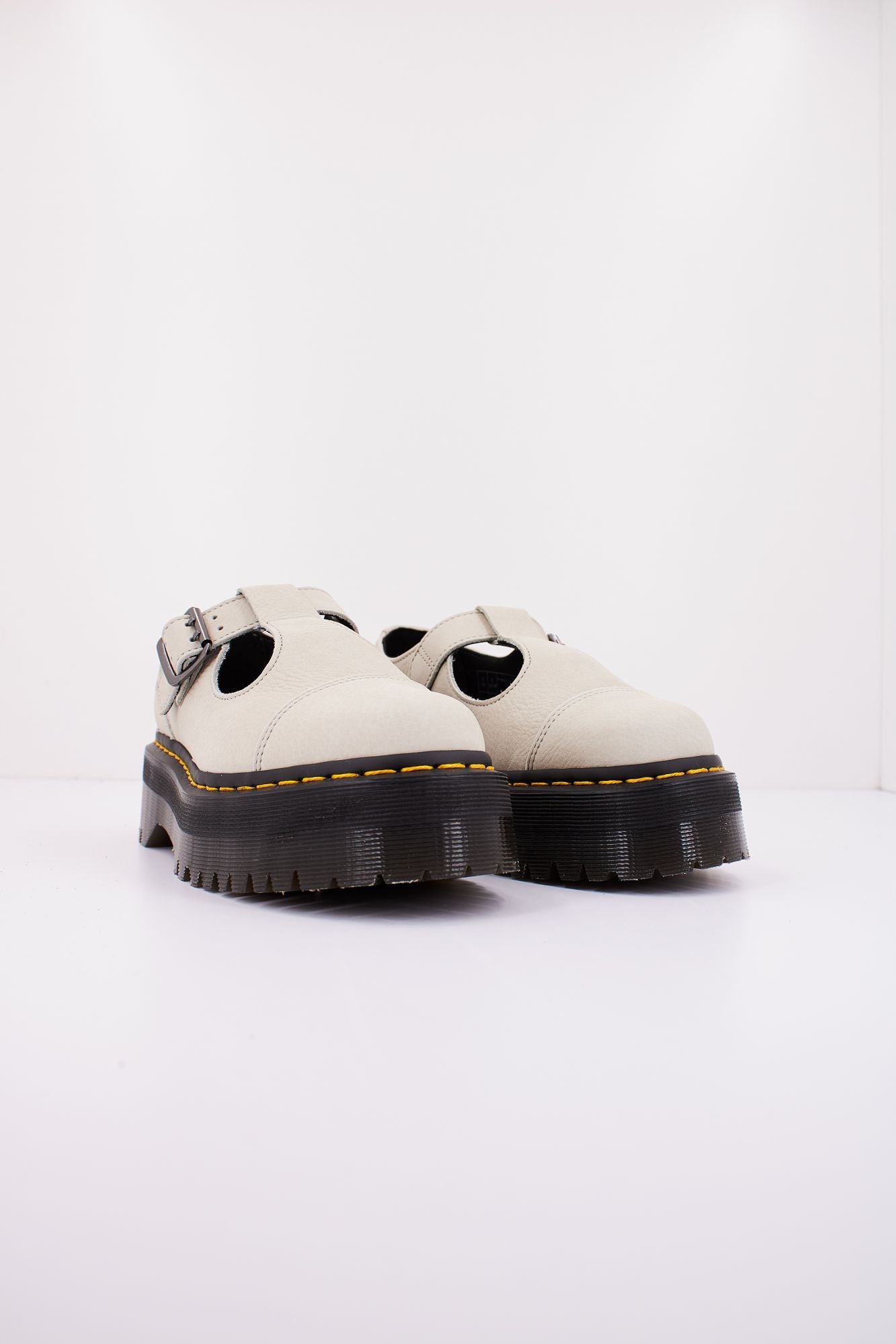 DR. MARTENS BETHAN en color BLANCO (2)