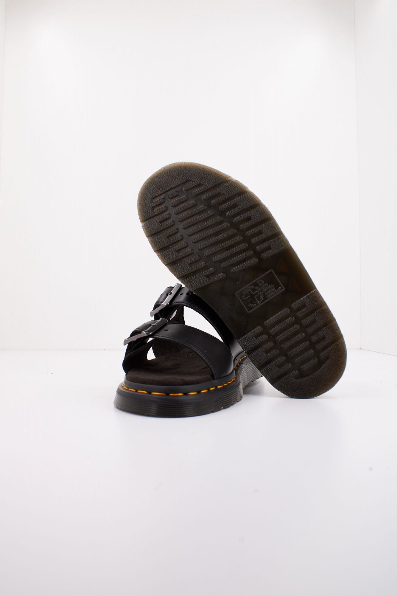 DR. MARTENS DM JOSEF en color NEGRO (4)
