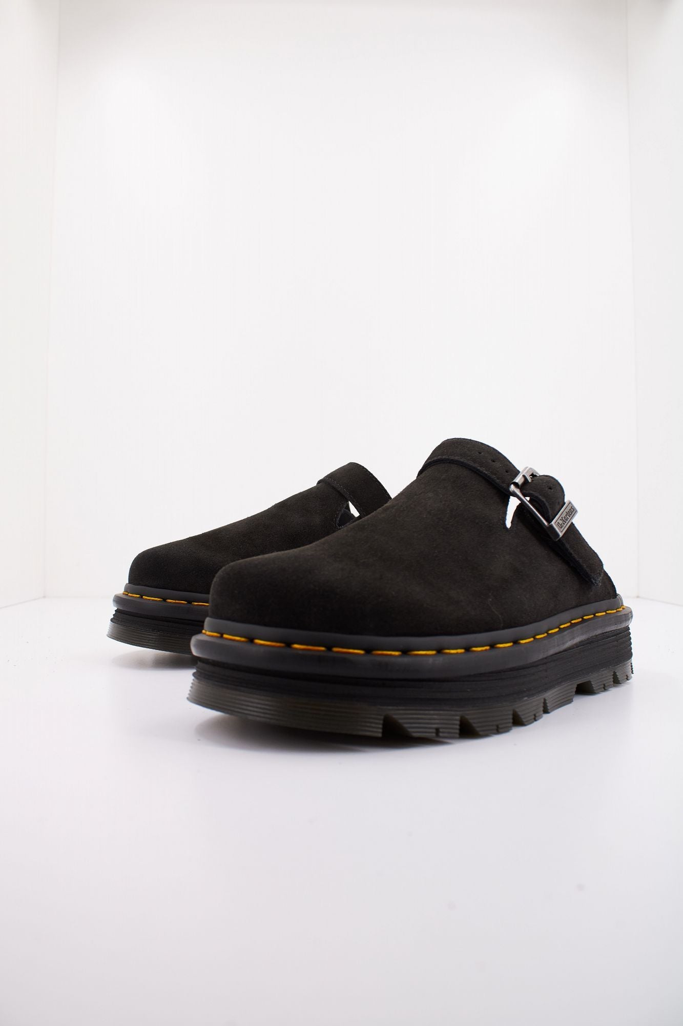 DR. MARTENS DM ZEBZAG en color NEGRO (2)