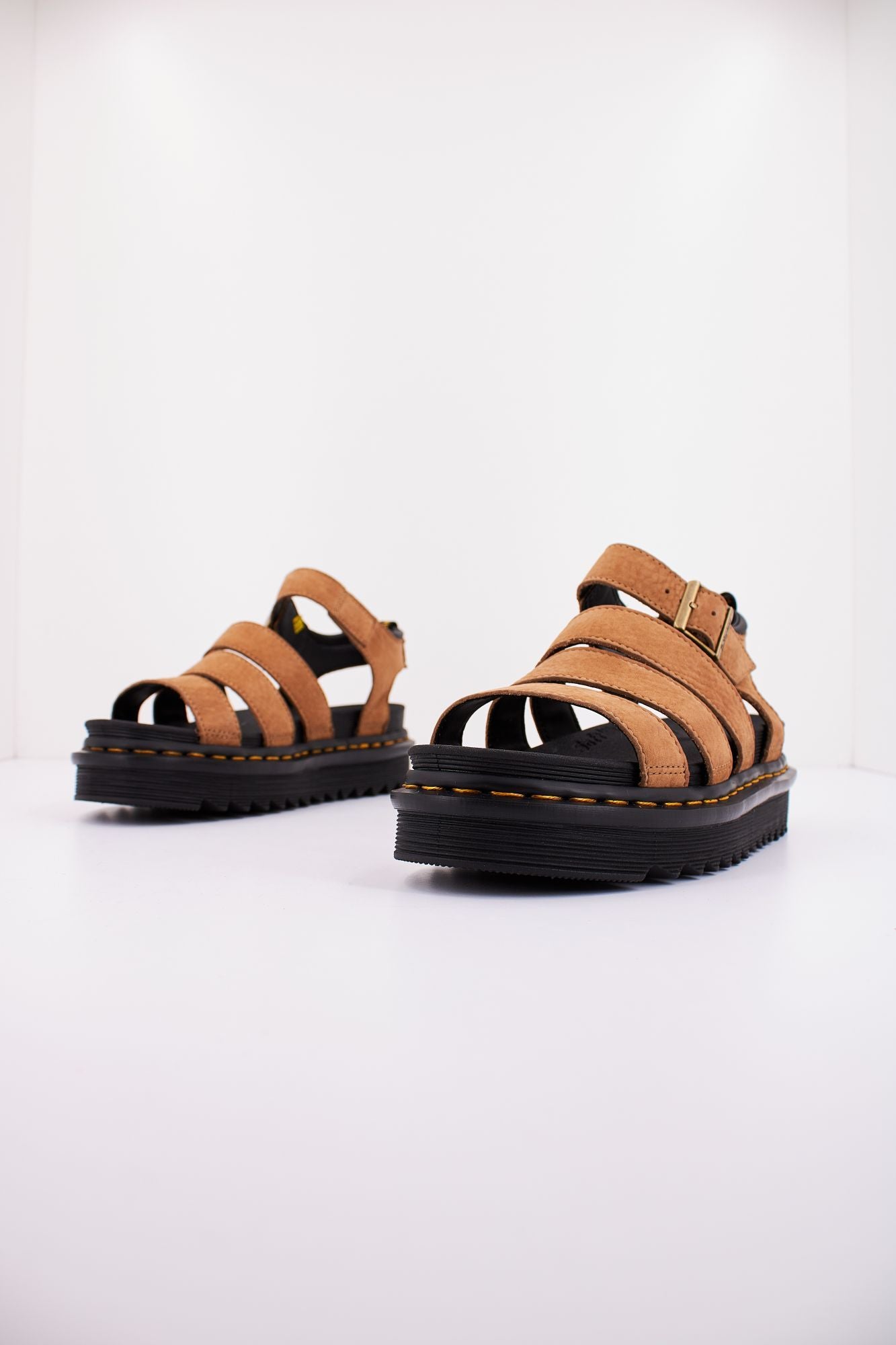 DR. MARTENS BLAIRE en color MARRON (2)