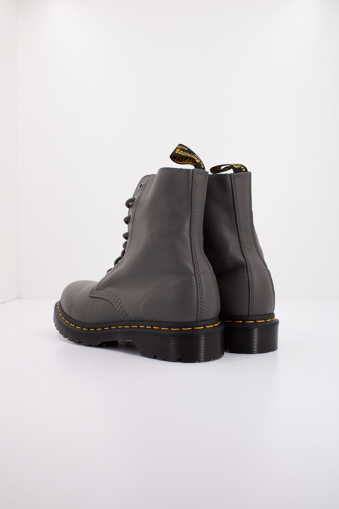 DR. MARTENS PASCAL en color GRIS (4)