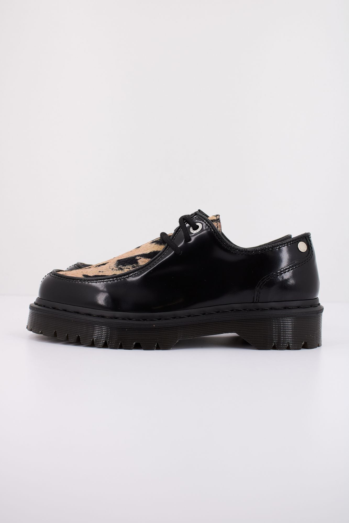 DR. MARTENS ZEFFIR 3I en color NEGRO (1)
